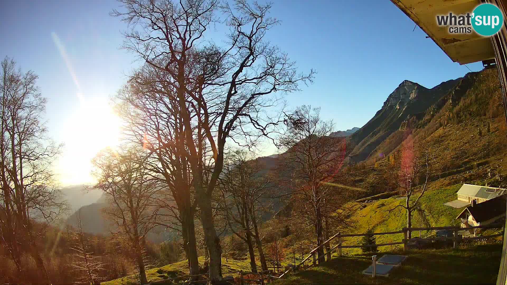 Planinarski dom na planini Razor (1315) | Pogled na Tolminski Migovec