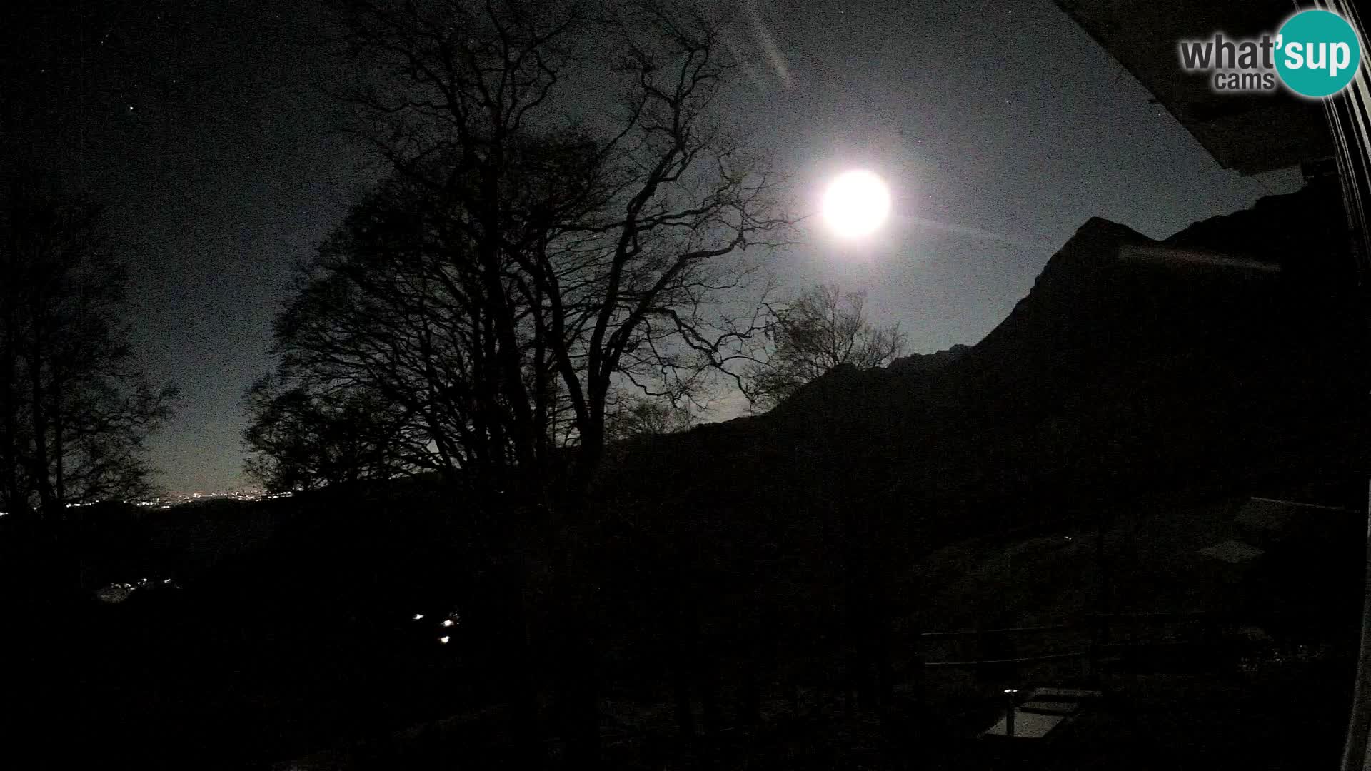 Planinarski dom na planini Razor (1315) | Pogled na Tolminski Migovec