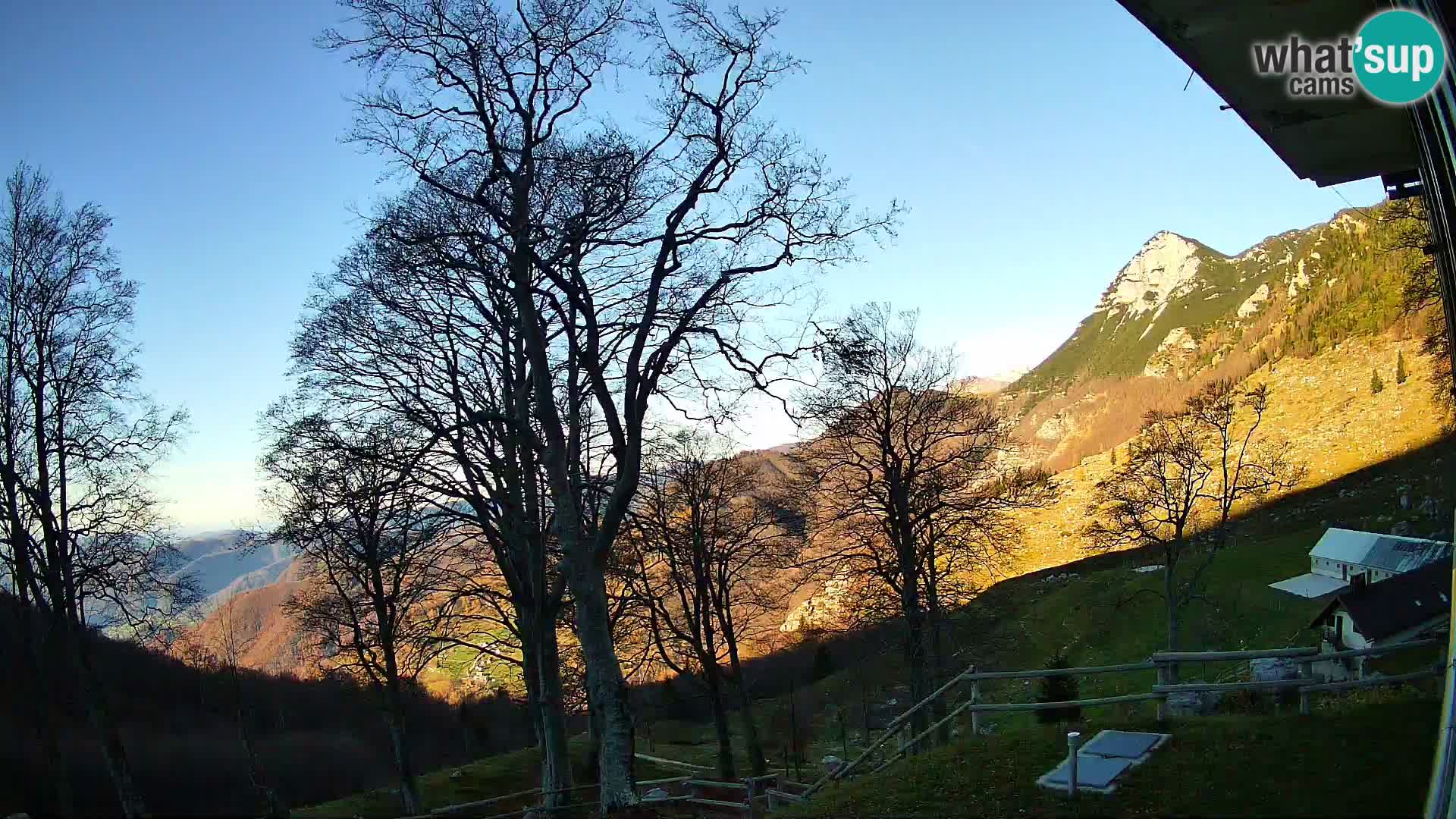 Planina Razor Mountain Hut live cam (1315) | view to Tolminski Migovec