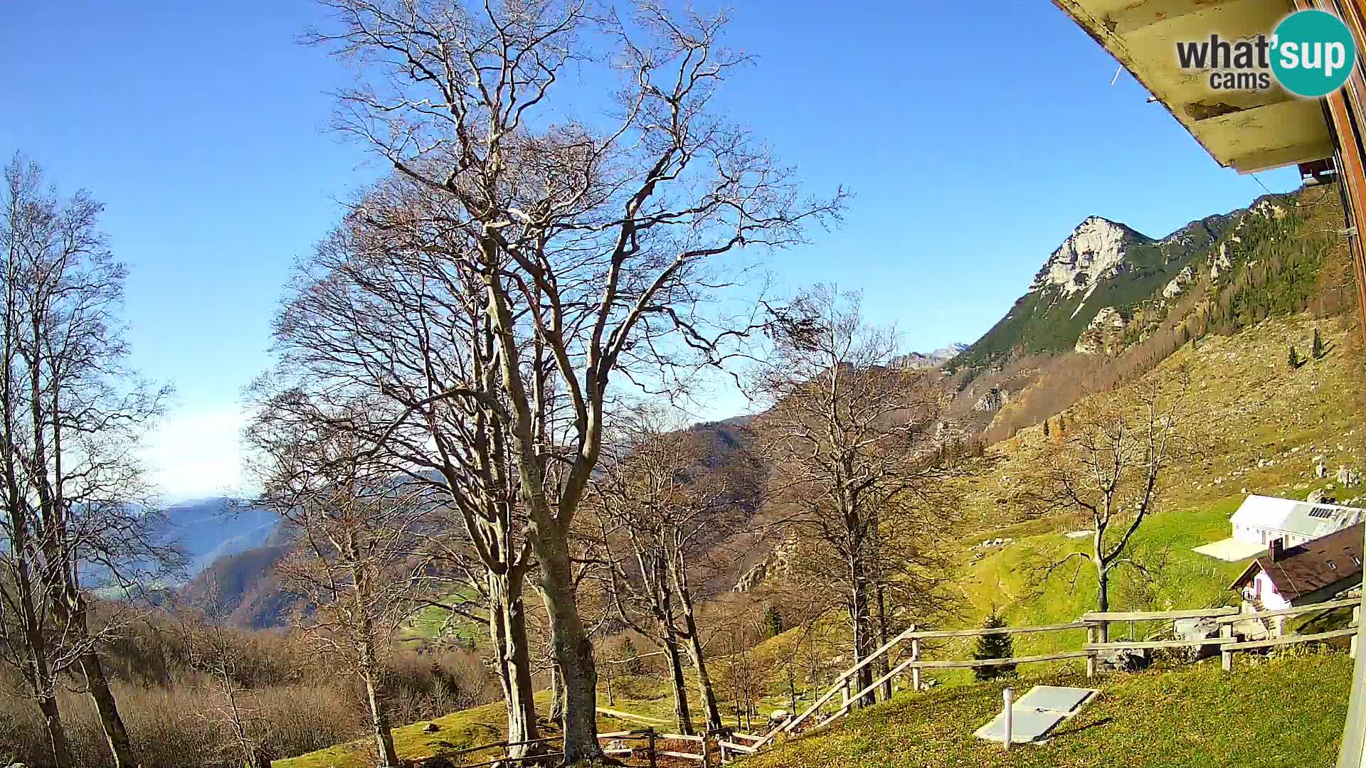 Refuge de la montagne Planina Razor caméra en direct (1315) | vue sur Tolminski Migovec