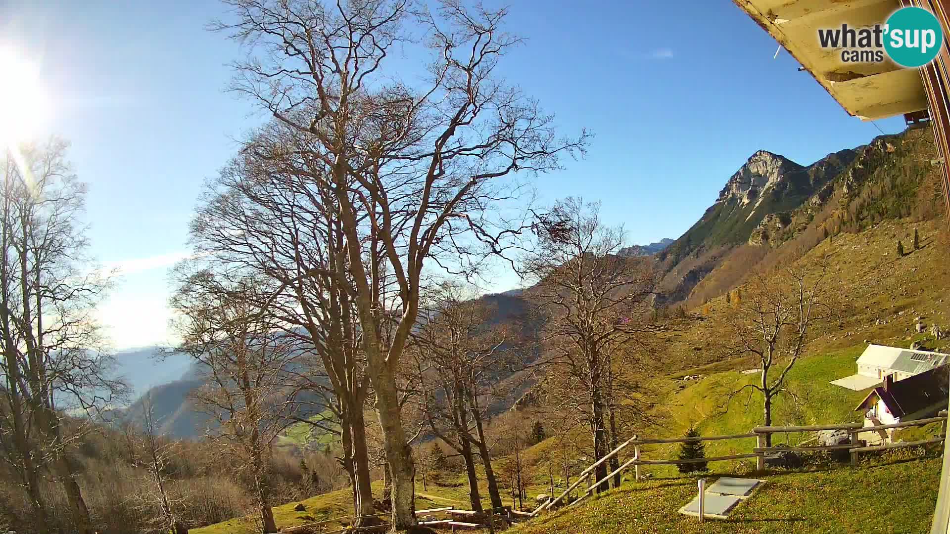 Planinarski dom na planini Razor (1315) | Pogled na Tolminski Migovec