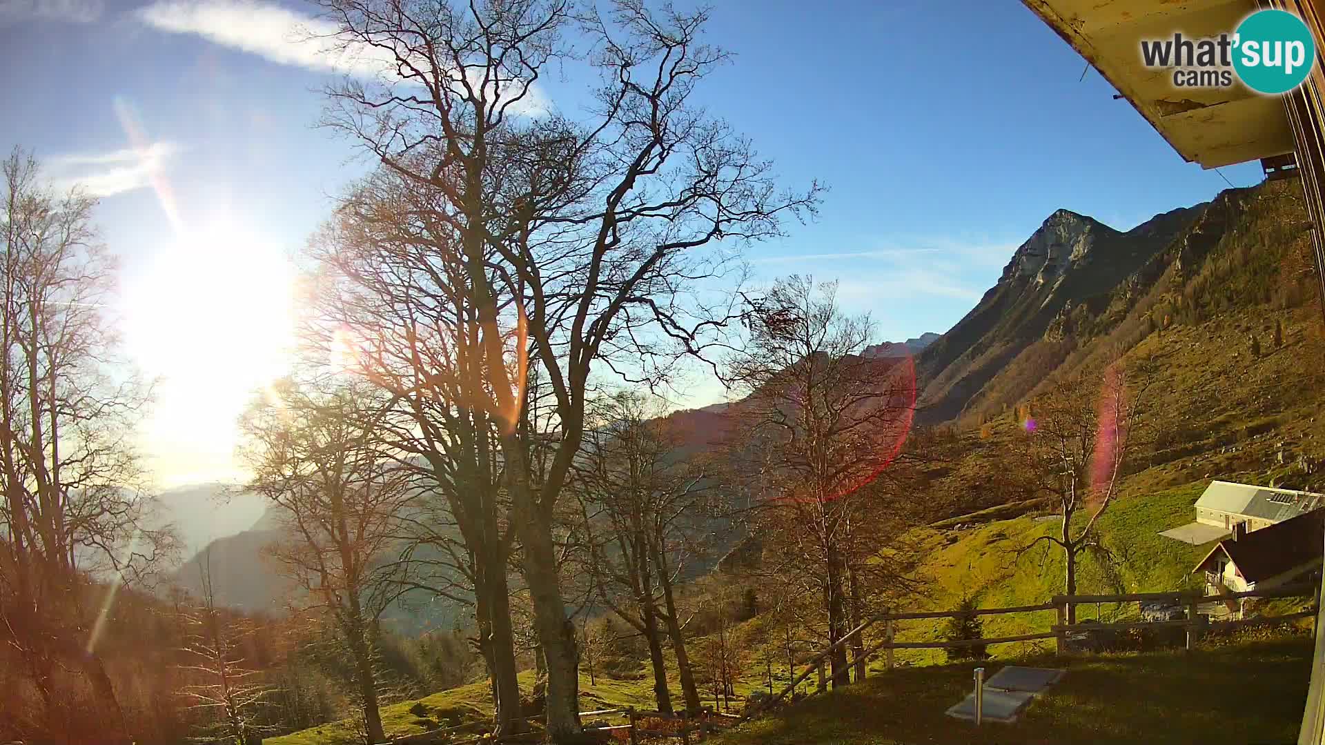 Planina Razor Mountain Hut live cam (1315) | view to Tolminski Migovec