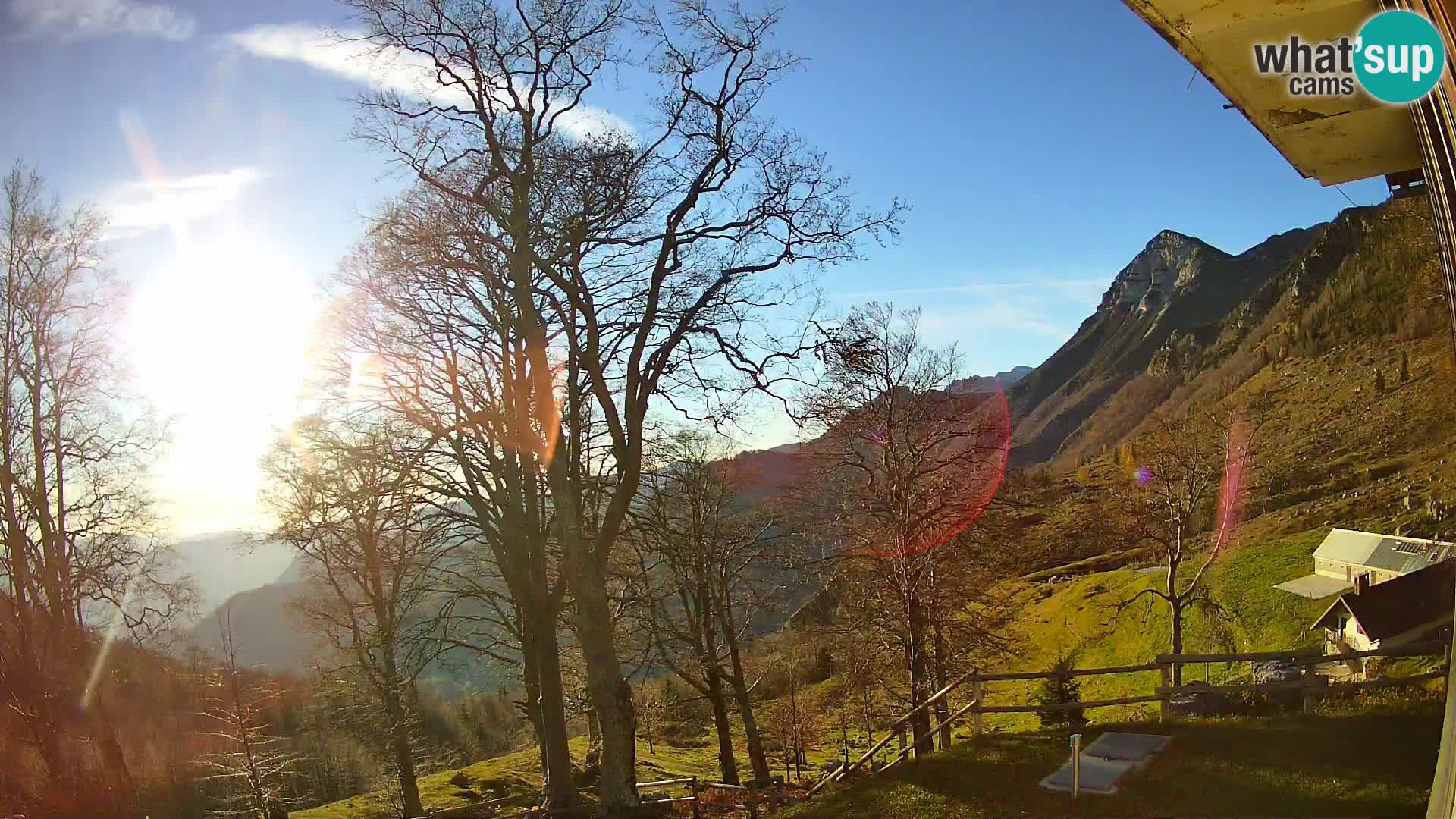 Refuge de la montagne Planina Razor caméra en direct (1315) | vue sur Tolminski Migovec