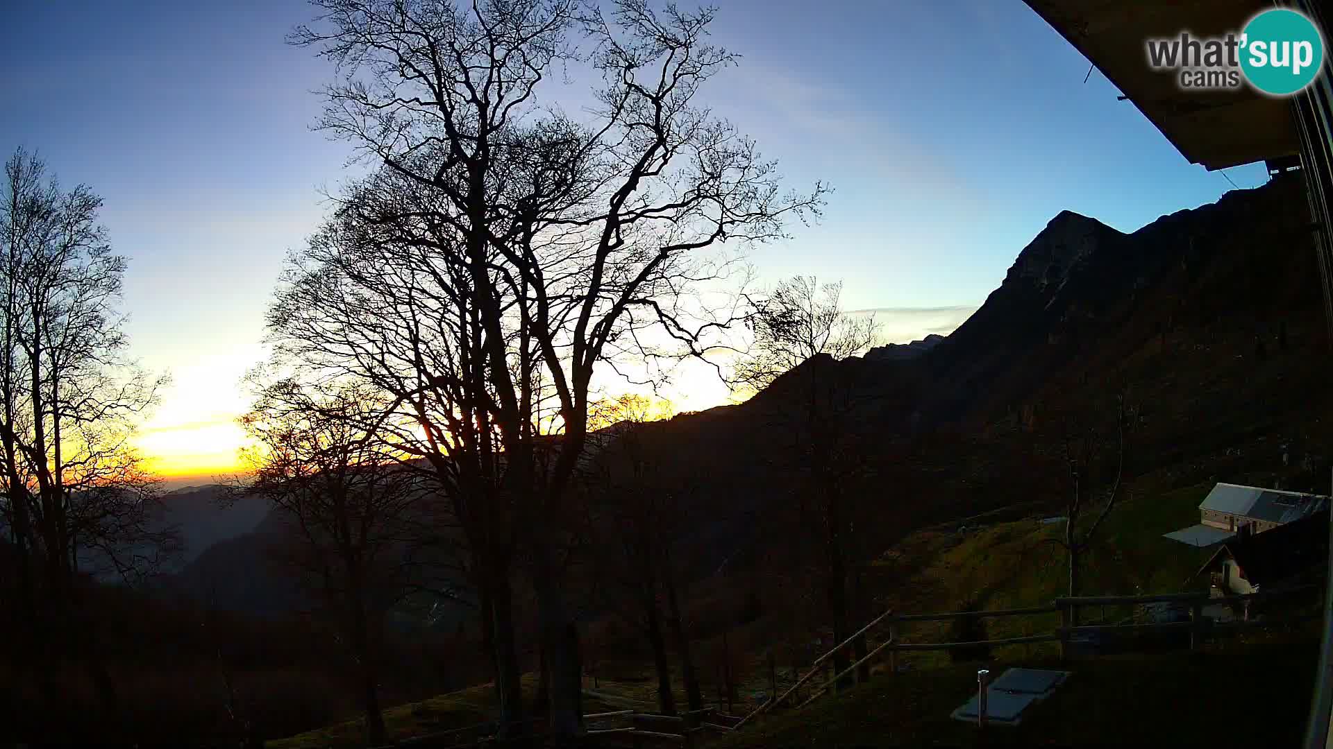 Refuge de la montagne Planina Razor caméra en direct (1315) | vue sur Tolminski Migovec