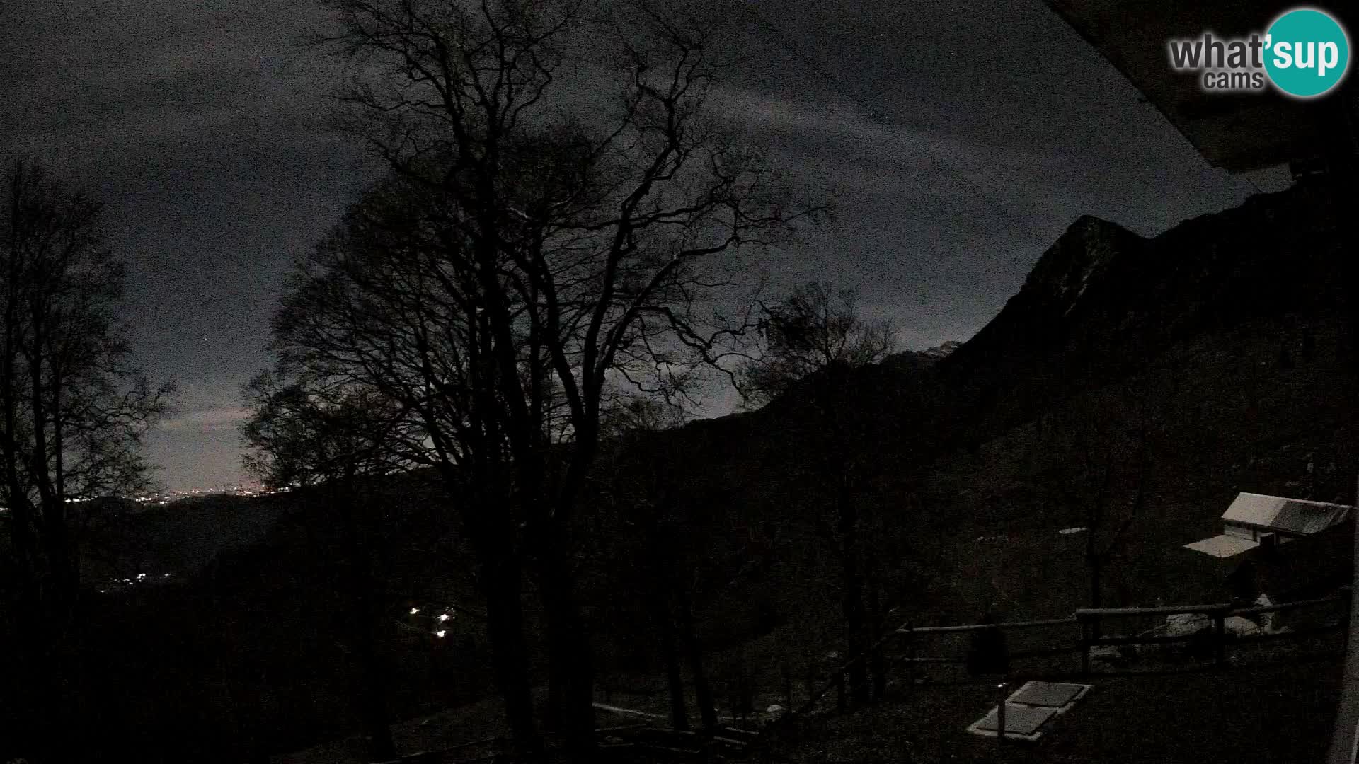 Baita di montagna Planina Razor webcam (1315) | vista su Tolminski Migovec