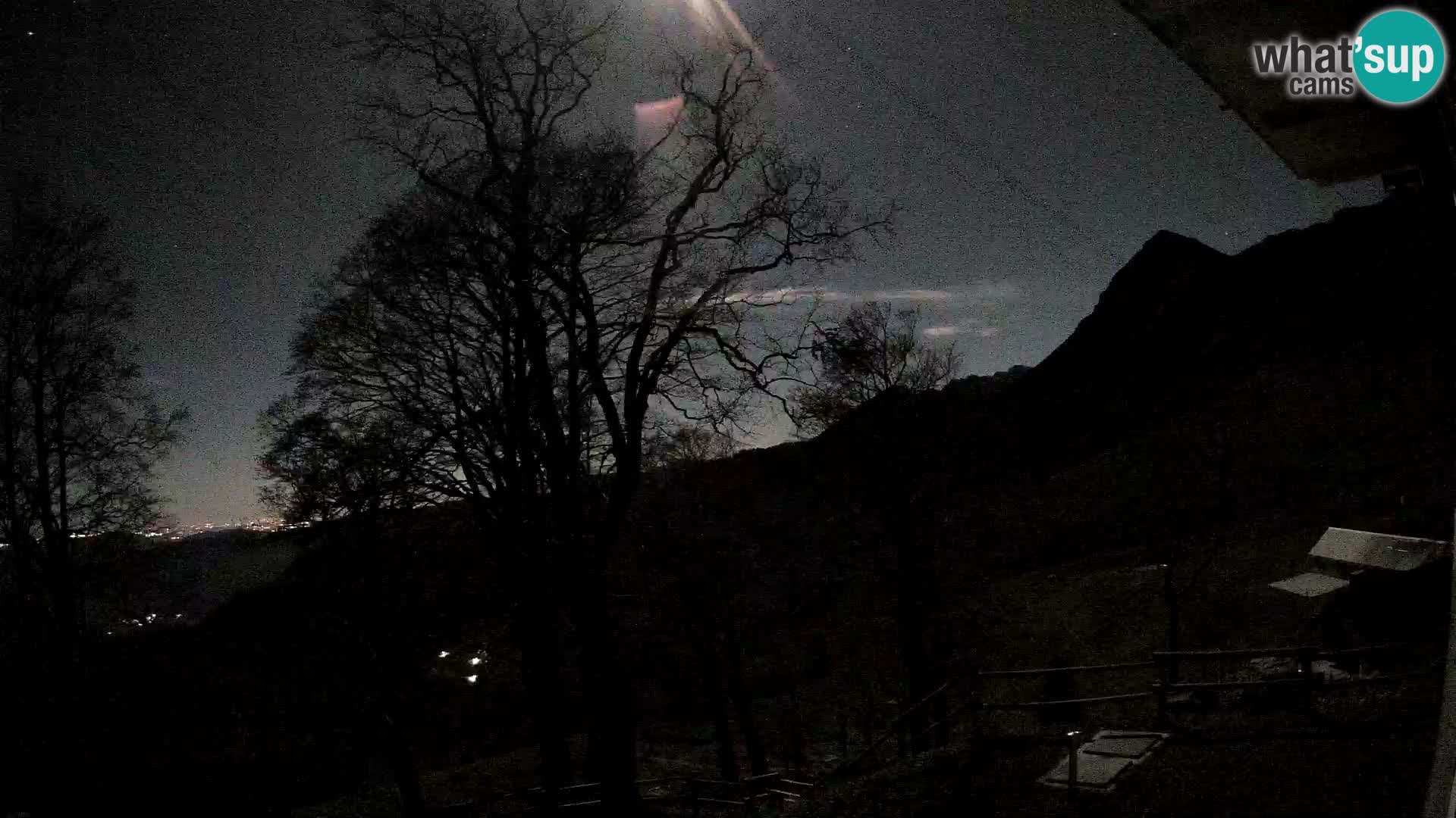 Planinarski dom na planini Razor (1315) | Pogled na Tolminski Migovec