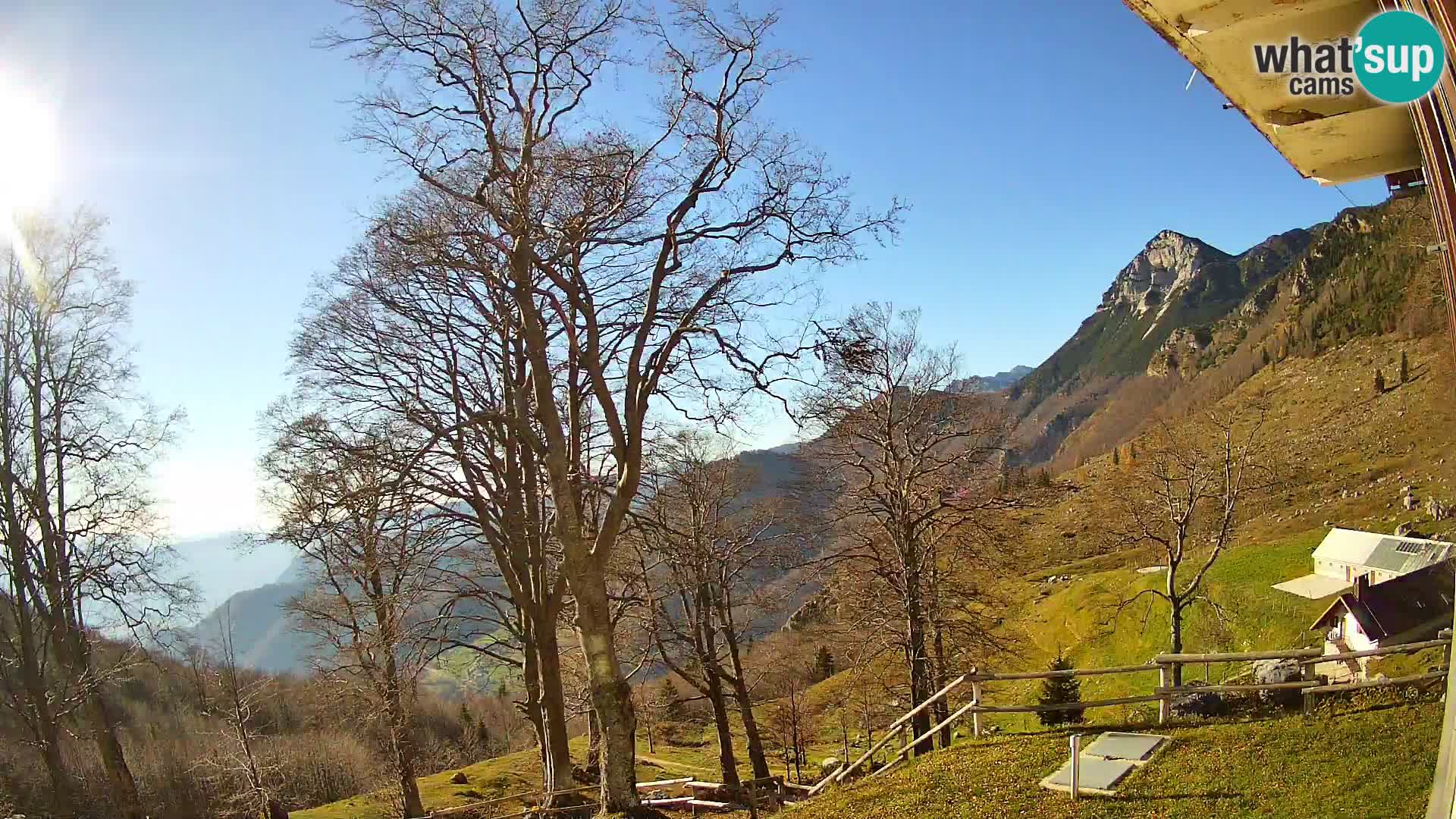 Planina Razor Mountain Hut live cam (1315) | view to Tolminski Migovec