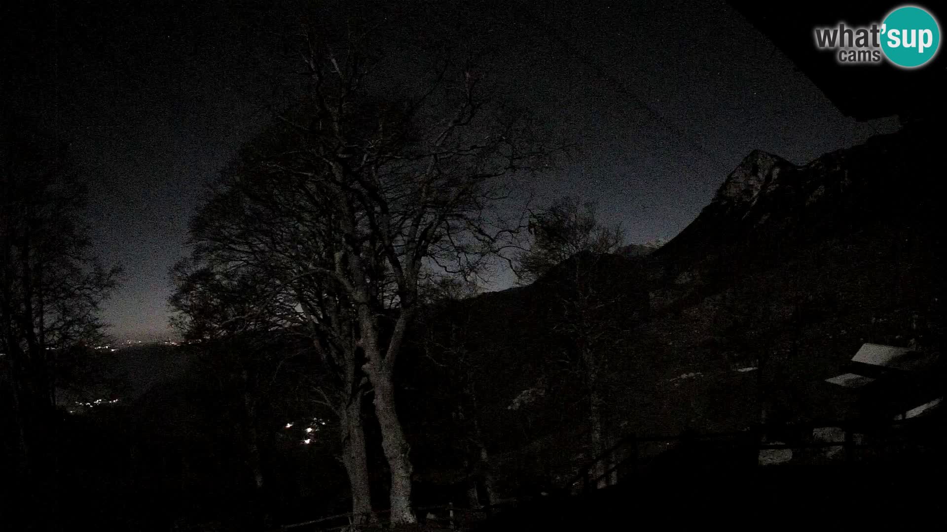 Planina Razor Mountain Hut live cam (1315) | view to Tolminski Migovec