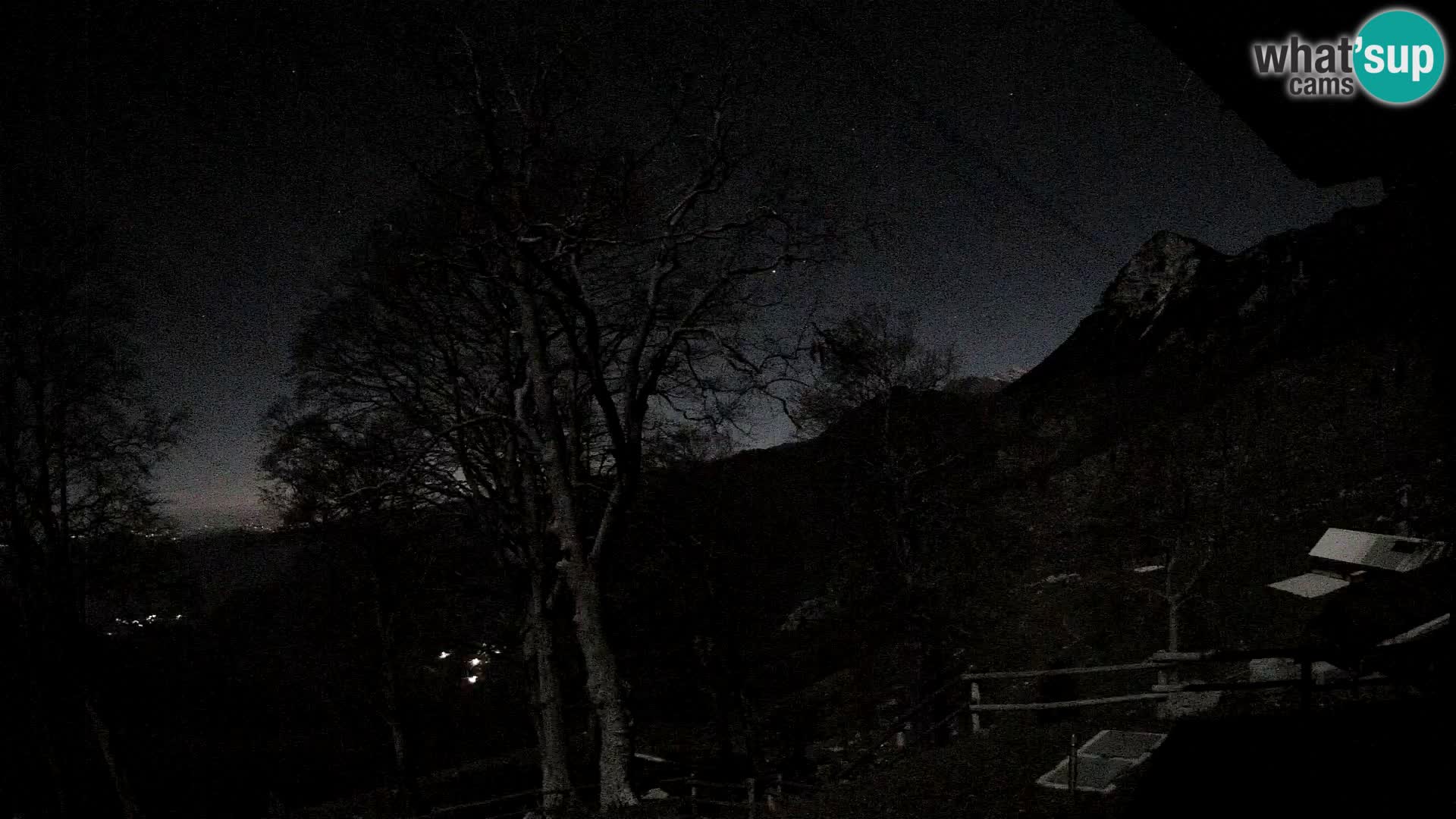 Planina Razor Mountain Hut live cam (1315) | view to Tolminski Migovec