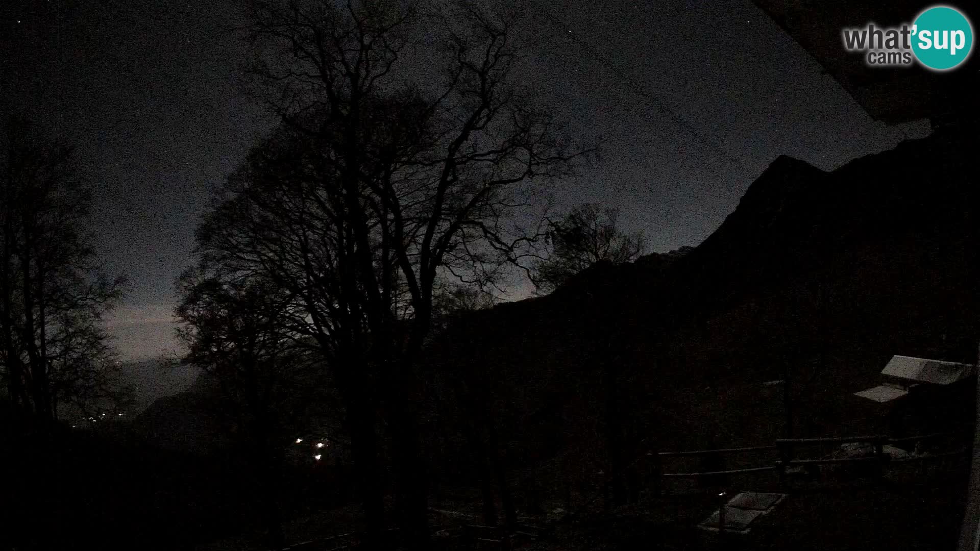 Refuge de la montagne Planina Razor caméra en direct (1315) | vue sur Tolminski Migovec