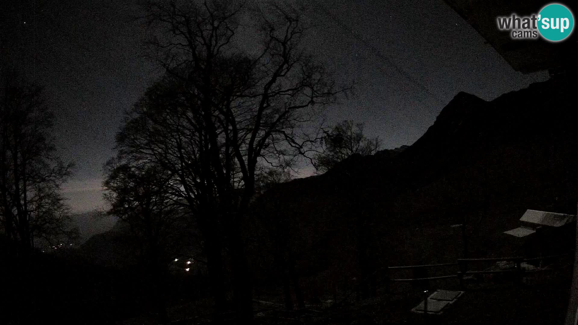 Refuge de la montagne Planina Razor caméra en direct (1315) | vue sur Tolminski Migovec