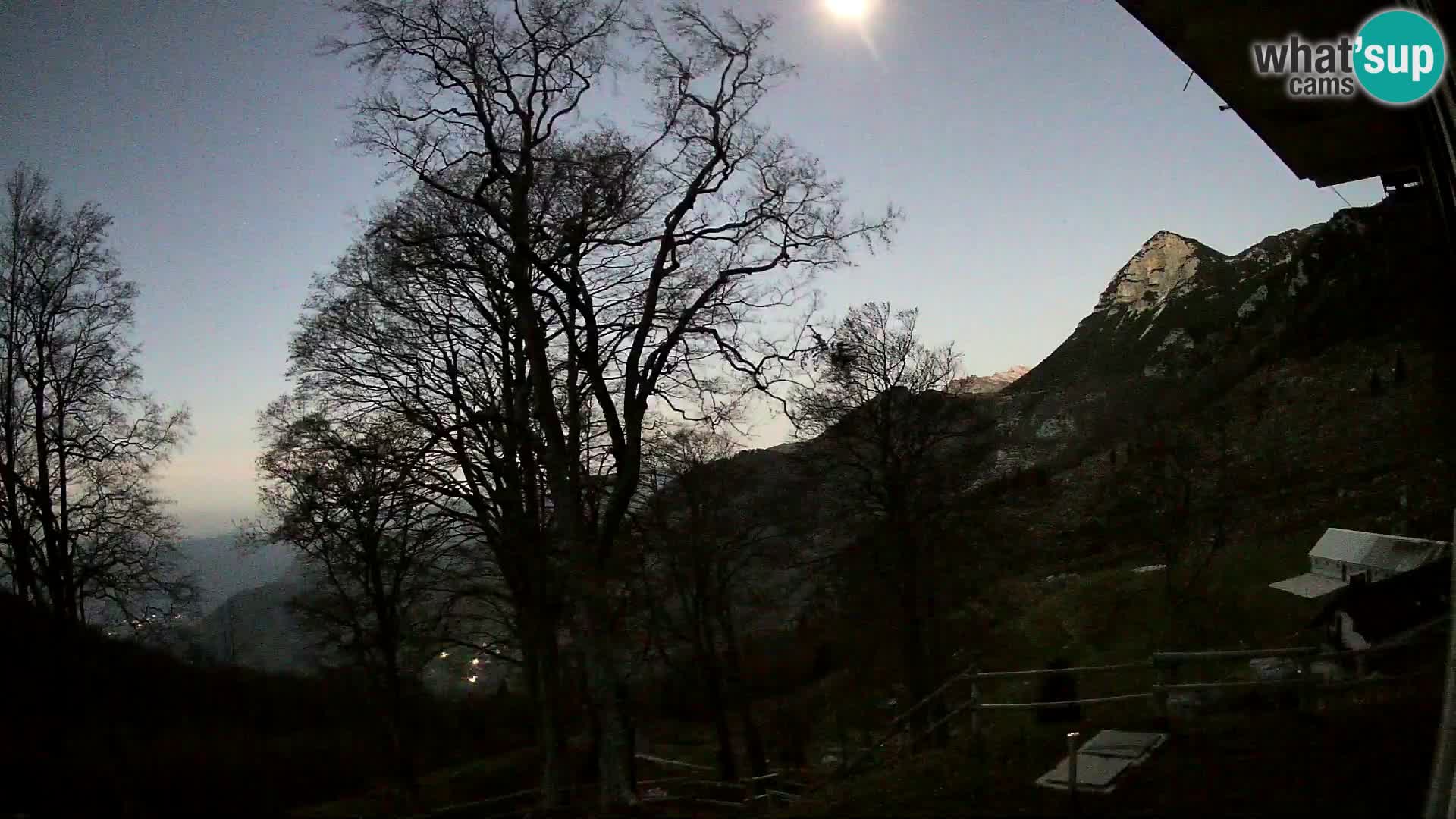 Refuge de la montagne Planina Razor caméra en direct (1315) | vue sur Tolminski Migovec