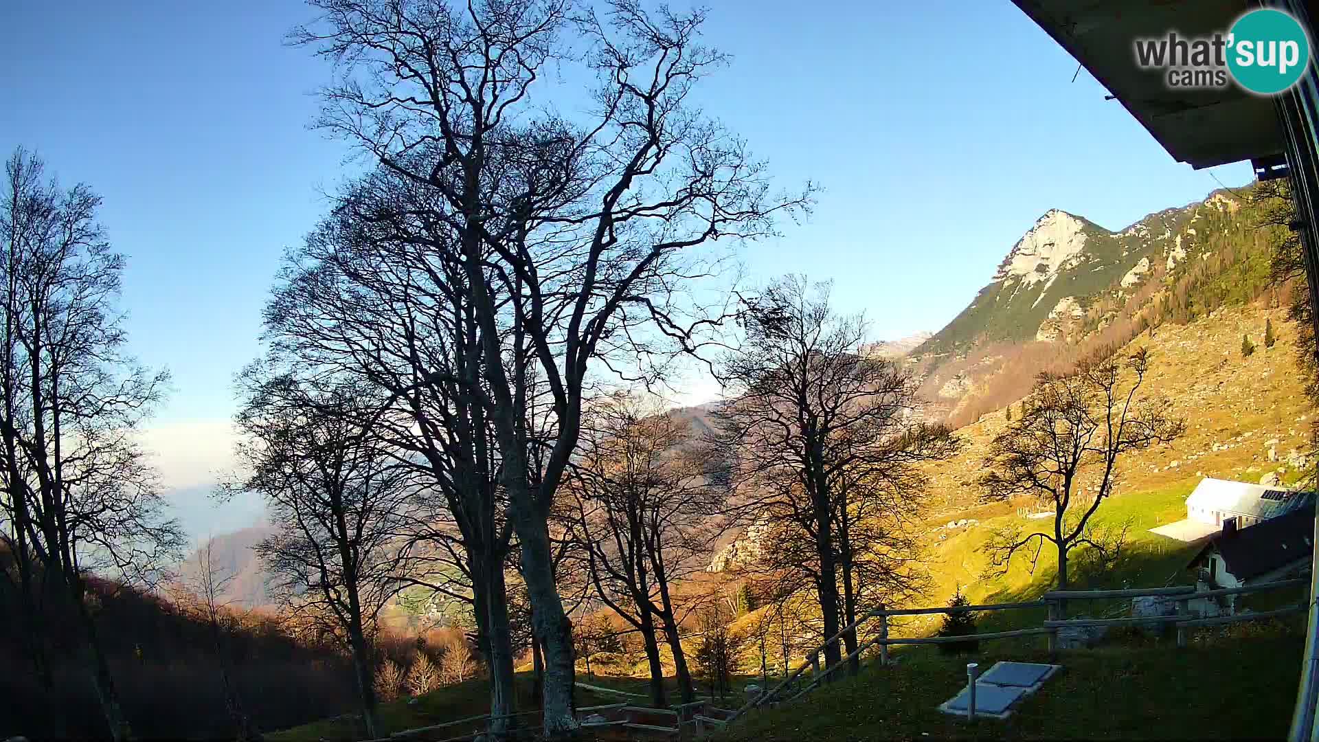 Refuge de la montagne Planina Razor caméra en direct (1315) | vue sur Tolminski Migovec