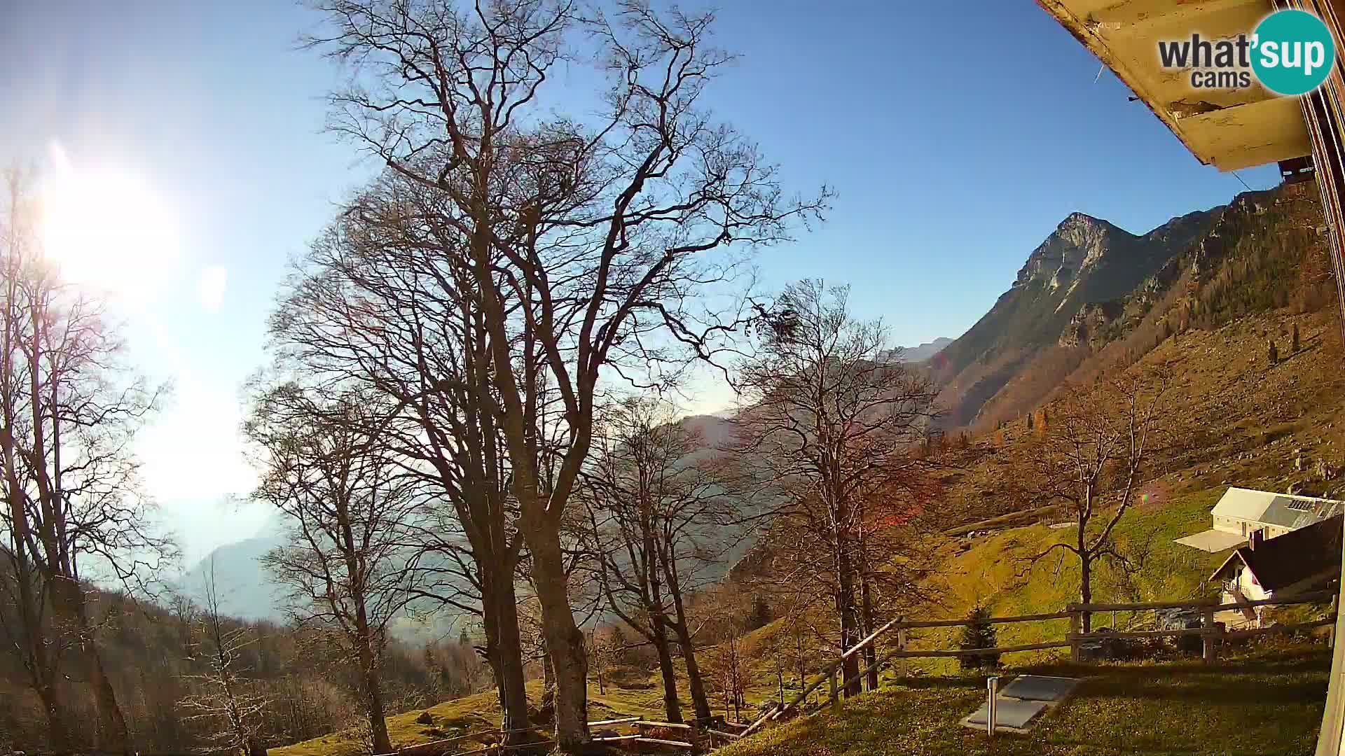 Planinarski dom na planini Razor (1315) | Pogled na Tolminski Migovec