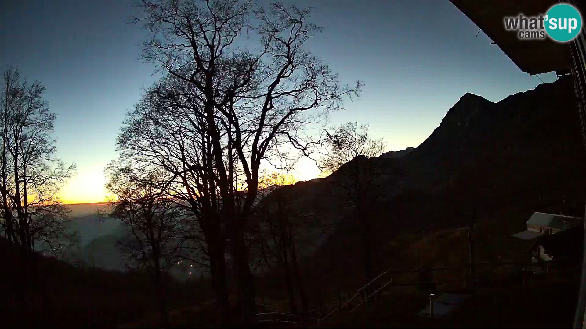 Planina Razor Bergütte Webcam (1315) | Blick auf Tolminski Migovec