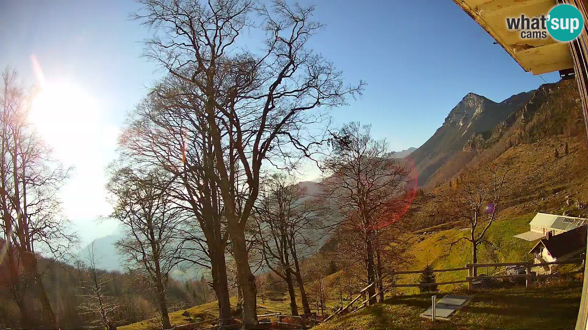 Planinarski dom na planini Razor (1315) | Pogled na Tolminski Migovec