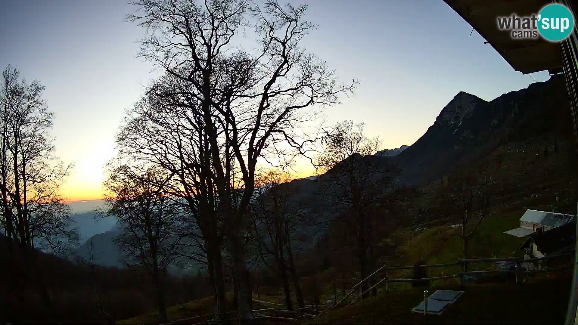 Planina Razor Mountain Hut live cam (1315) | view to Tolminski Migovec