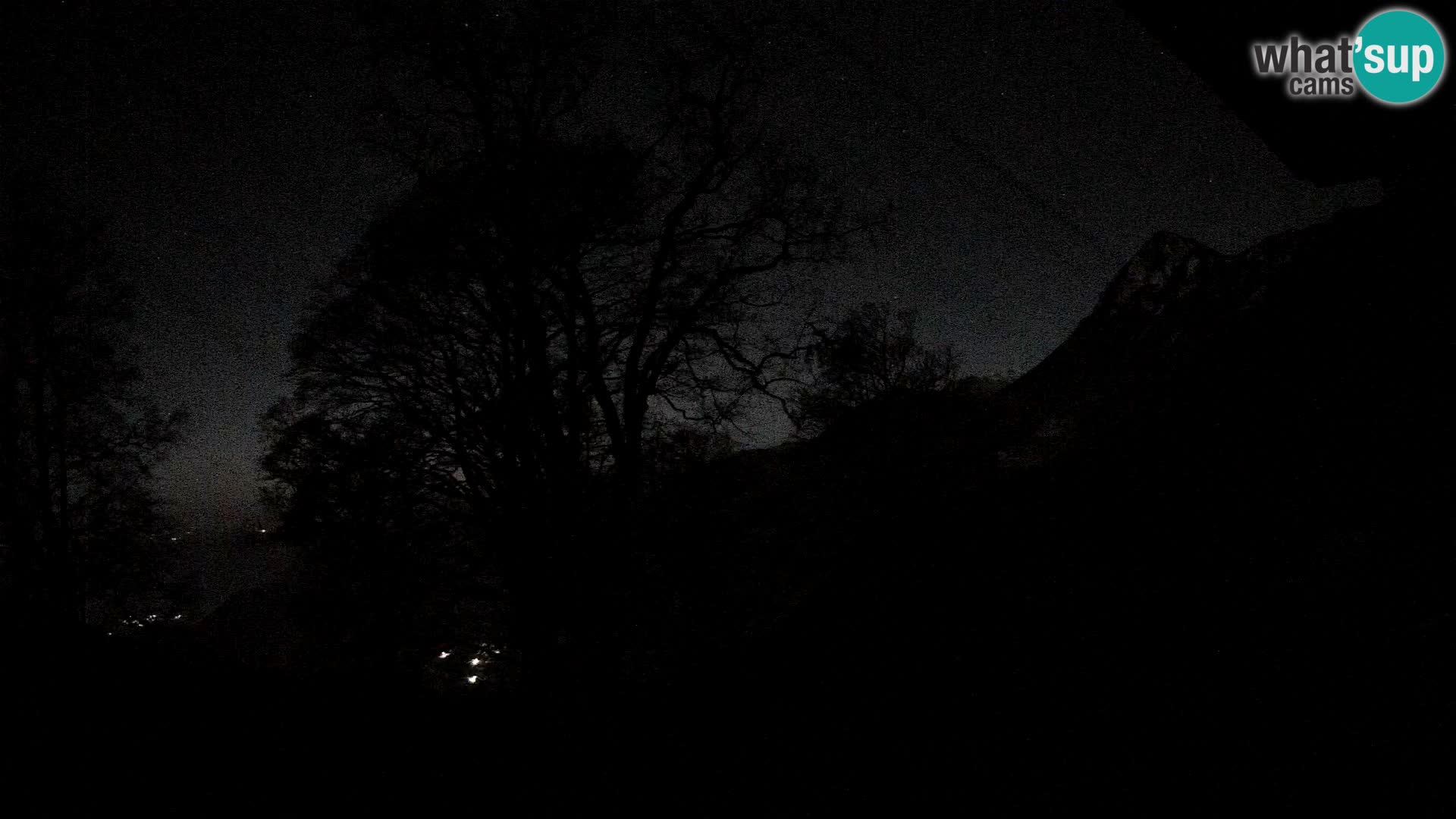 Planina Razor Mountain Hut live cam (1315) | view to Tolminski Migovec