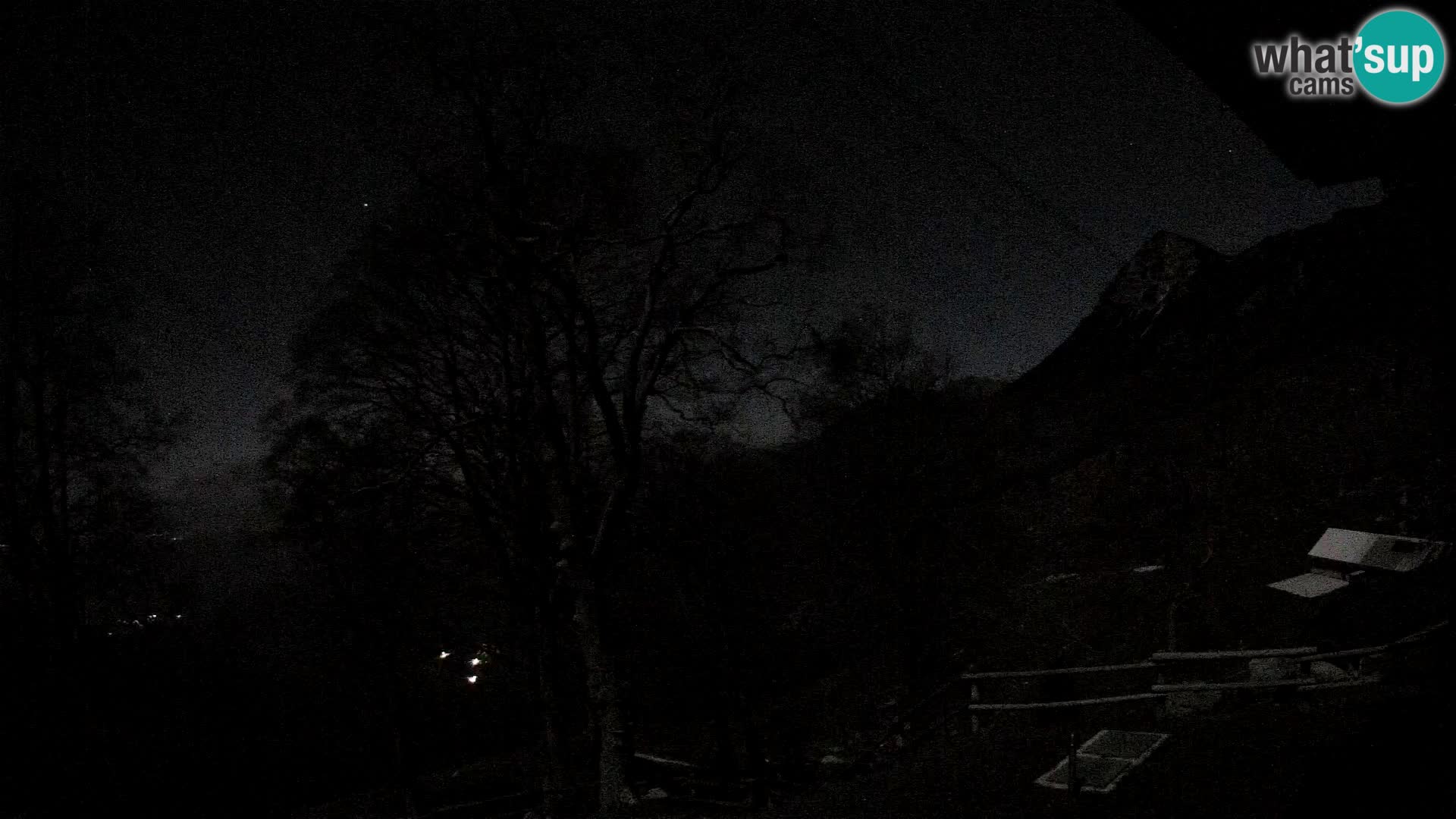 Planina Razor Mountain Hut live cam (1315) | view to Tolminski Migovec