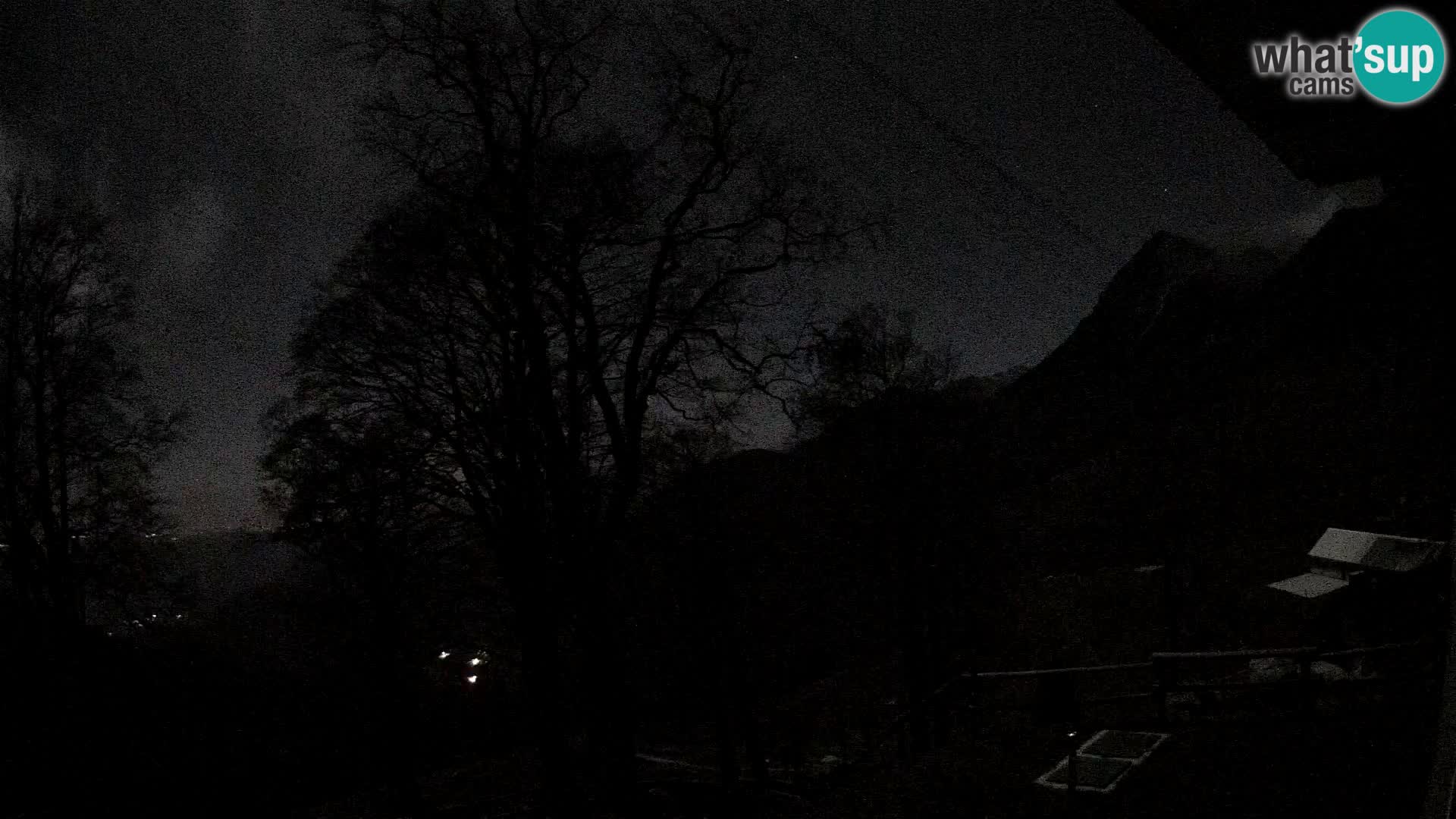 Planinarski dom na planini Razor (1315) | Pogled na Tolminski Migovec