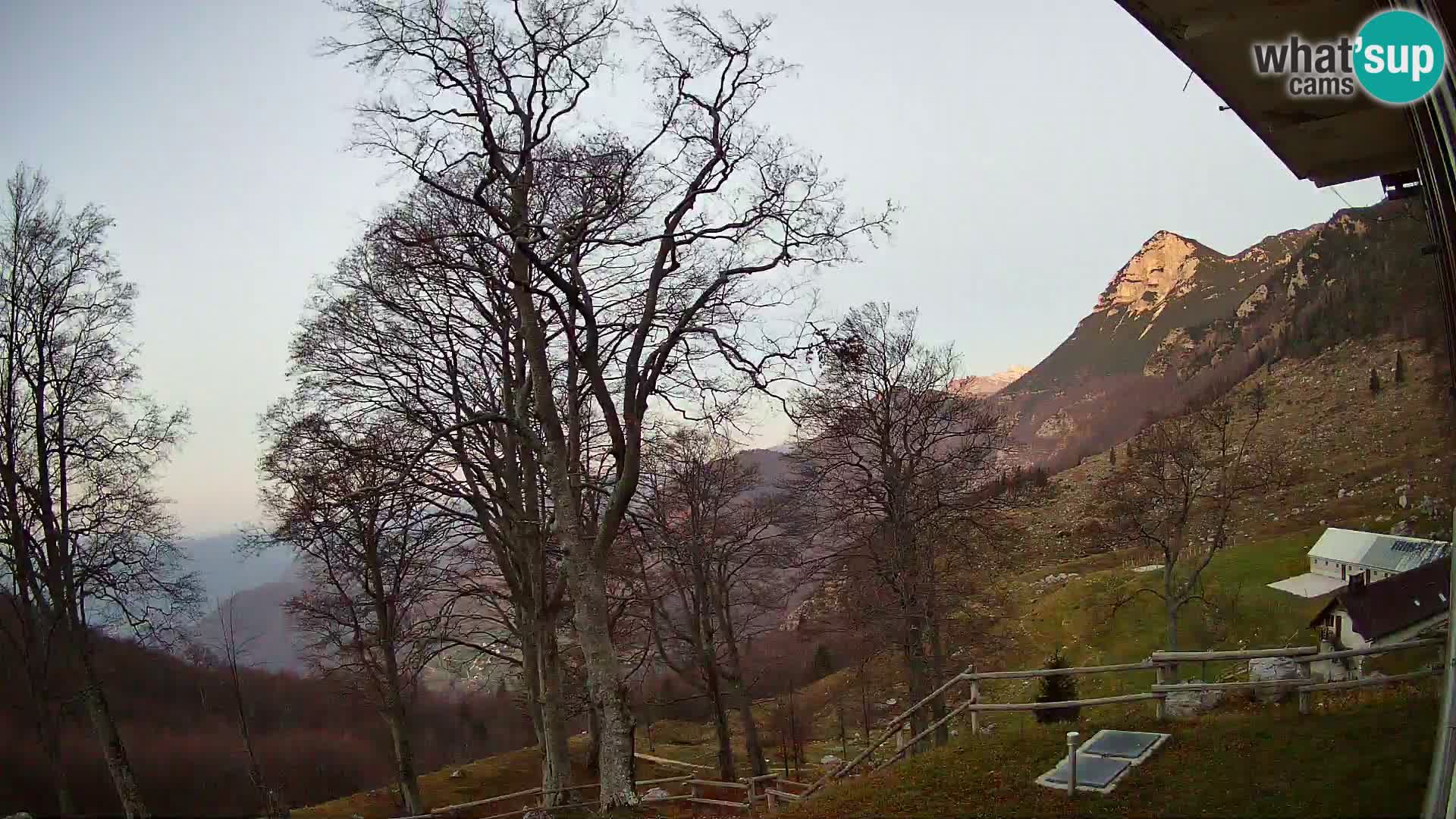 Planina Razor Mountain Hut live cam (1315) | view to Tolminski Migovec