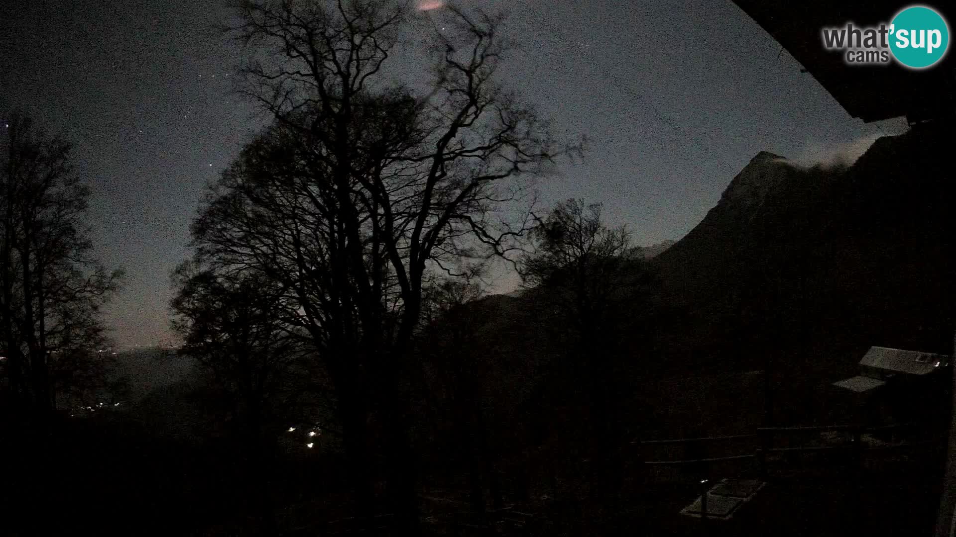 Planinarski dom na planini Razor (1315) | Pogled na Tolminski Migovec