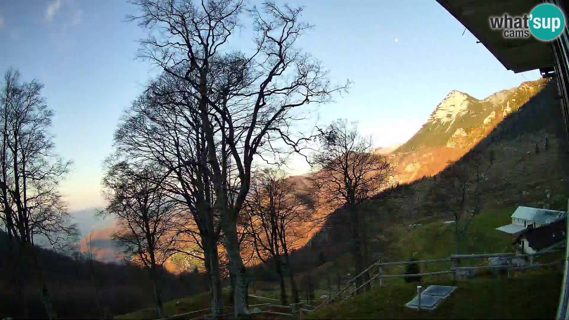 Planina Razor Mountain Hut live cam (1315) | view to Tolminski Migovec