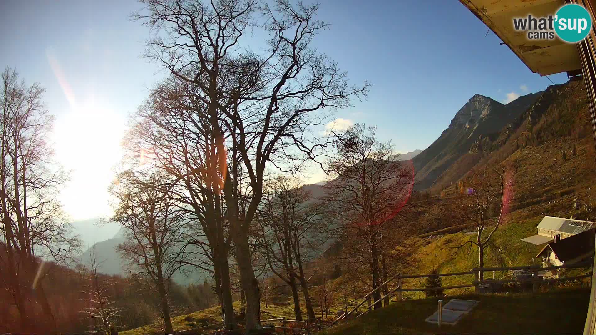 Planina Razor Bergütte Webcam (1315) | Blick auf Tolminski Migovec