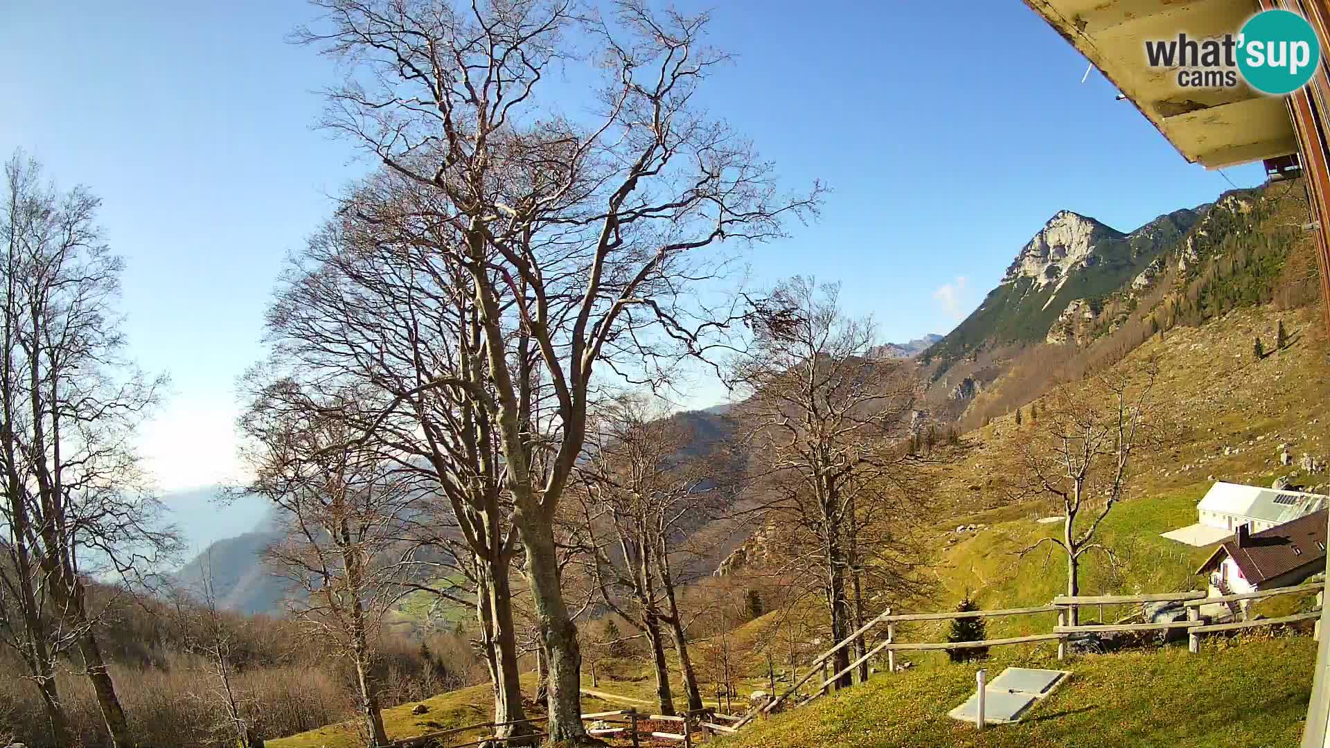 Refuge de la montagne Planina Razor caméra en direct (1315) | vue sur Tolminski Migovec