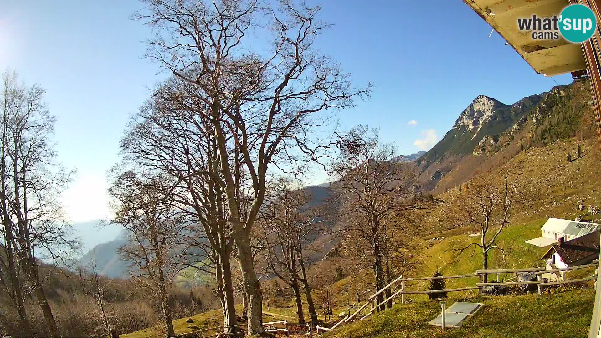 Planinarski dom na planini Razor (1315) | Pogled na Tolminski Migovec