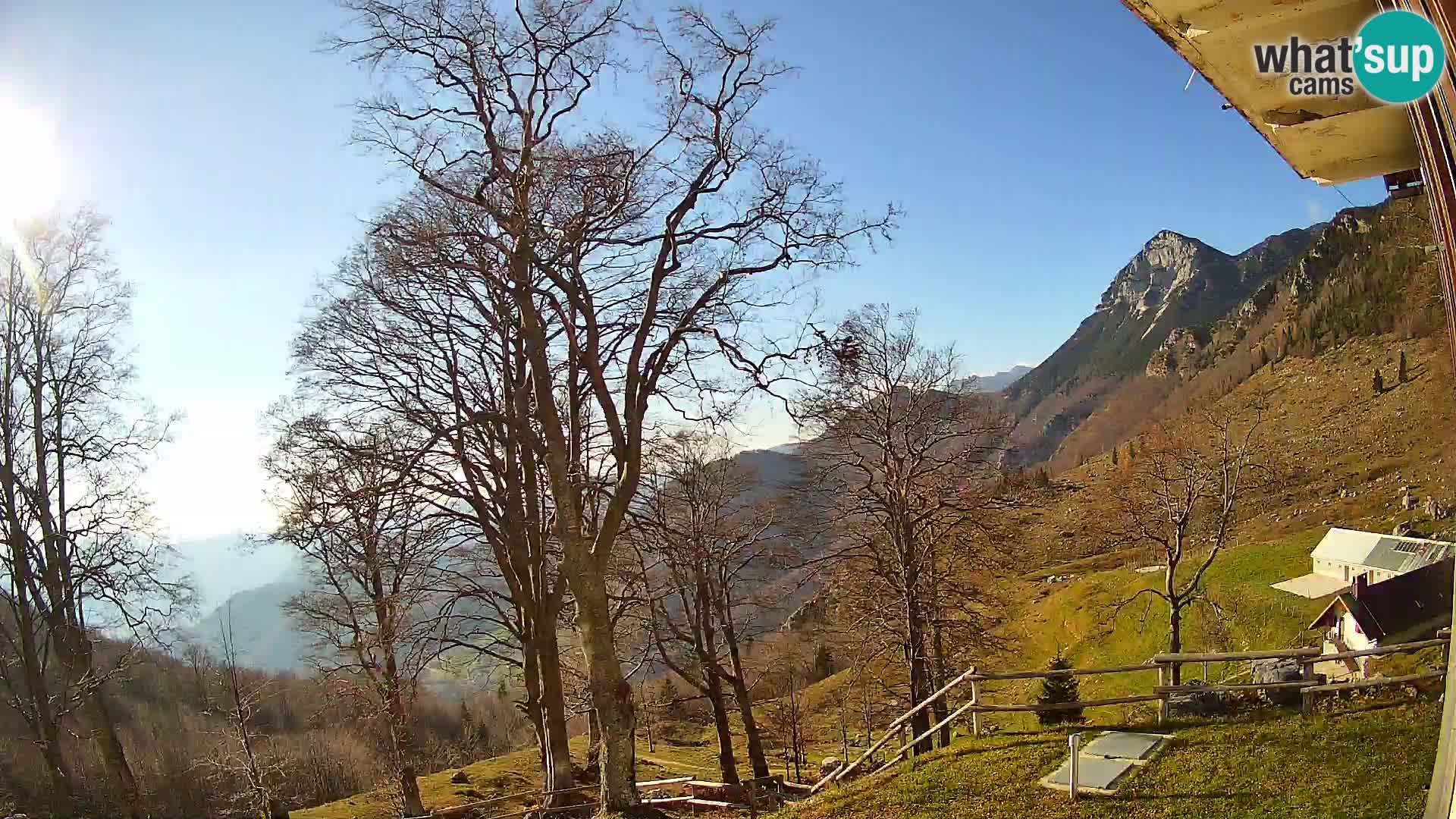 Planina Razor Mountain Hut live cam (1315) | view to Tolminski Migovec