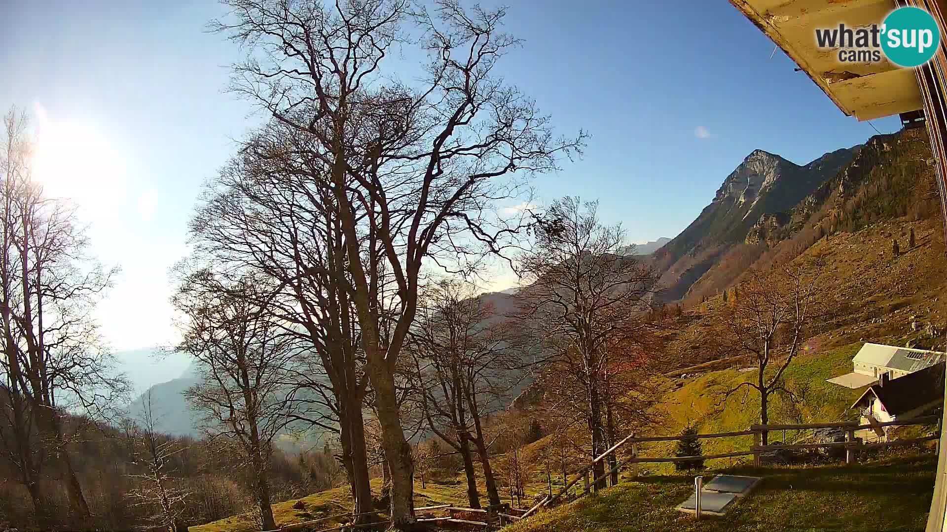 Refuge de la montagne Planina Razor caméra en direct (1315) | vue sur Tolminski Migovec