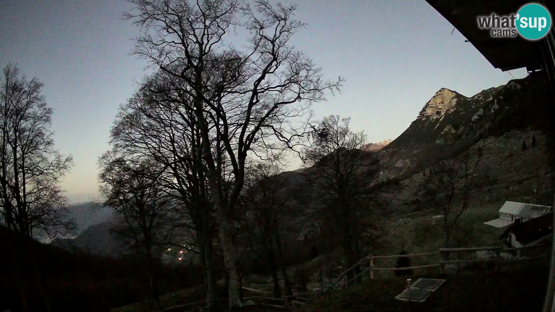 Refuge de la montagne Planina Razor caméra en direct (1315) | vue sur Tolminski Migovec