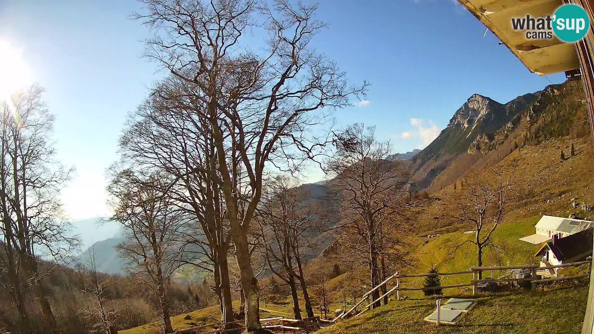 Refuge de la montagne Planina Razor caméra en direct (1315) | vue sur Tolminski Migovec