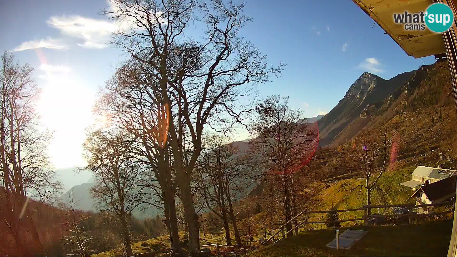Refuge de la montagne Planina Razor caméra en direct (1315) | vue sur Tolminski Migovec