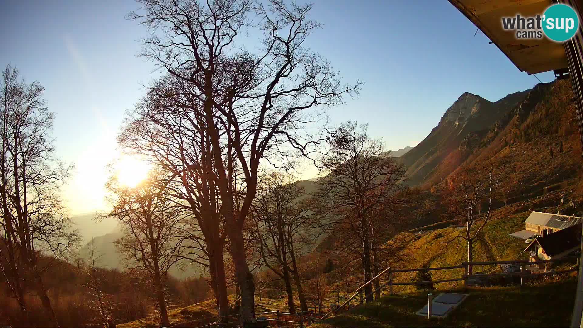Refuge de la montagne Planina Razor caméra en direct (1315) | vue sur Tolminski Migovec