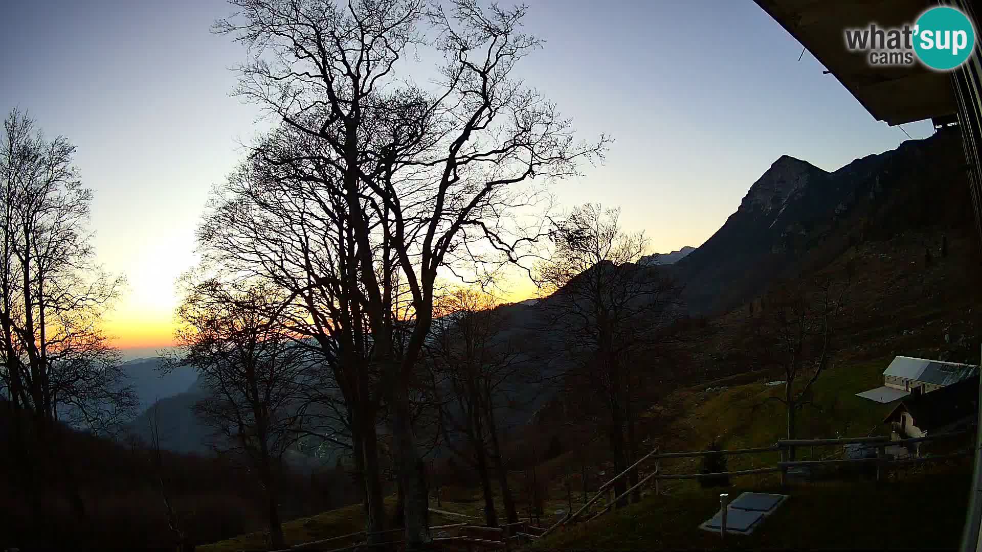 Refuge de la montagne Planina Razor caméra en direct (1315) | vue sur Tolminski Migovec