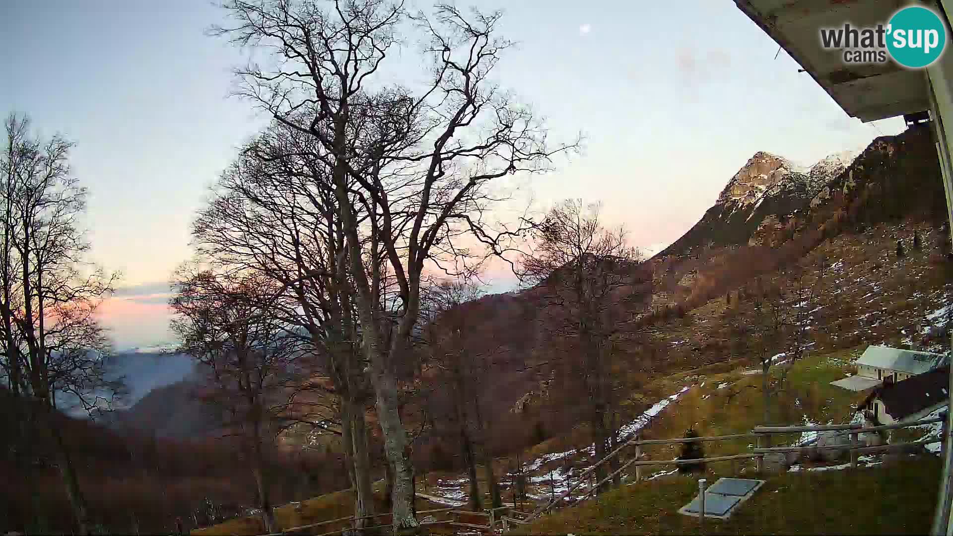 Planina Razor Mountain Hut live cam (1315) | view to Tolminski Migovec