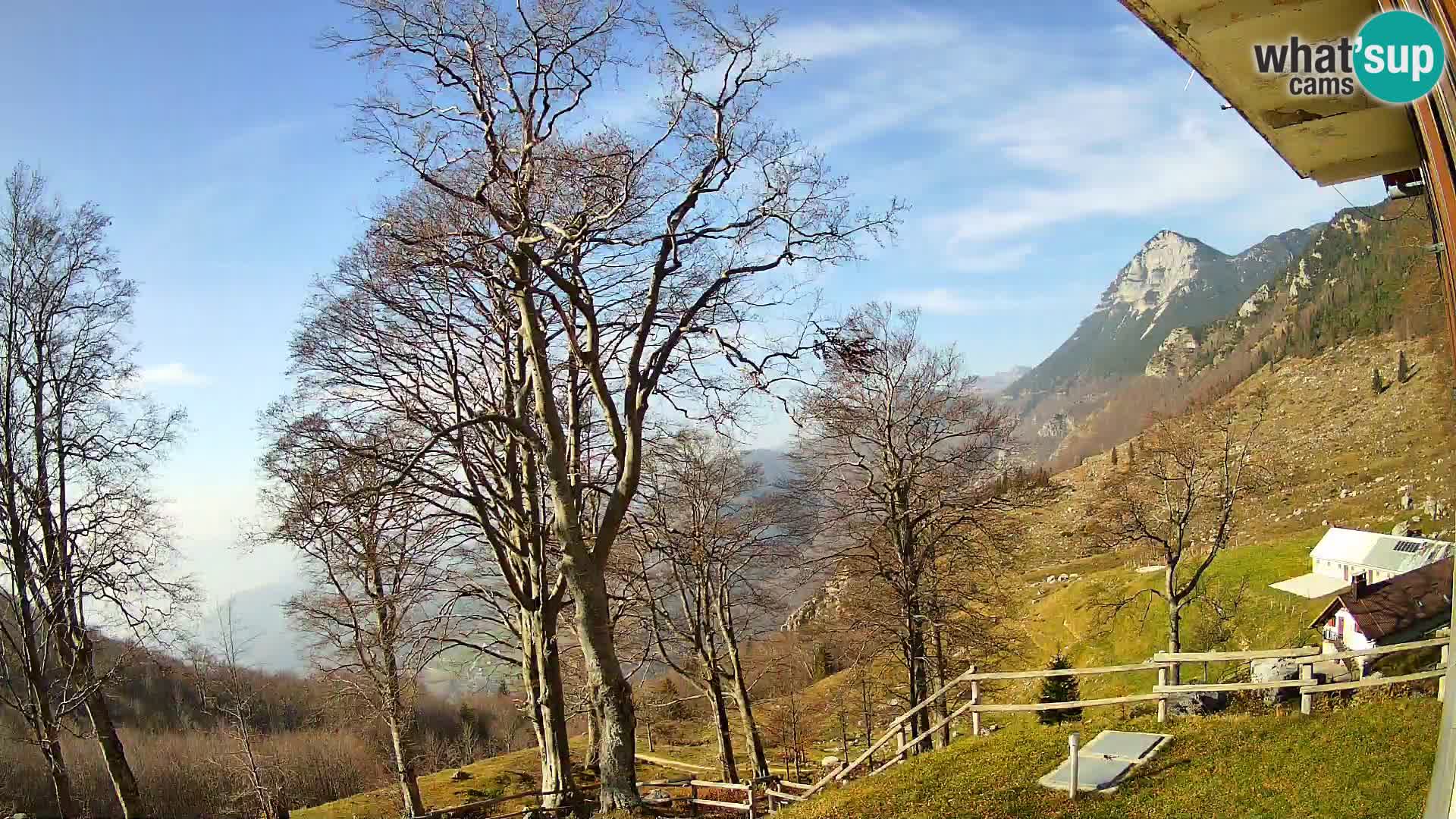 Planina Razor Mountain Hut live cam (1315) | view to Tolminski Migovec