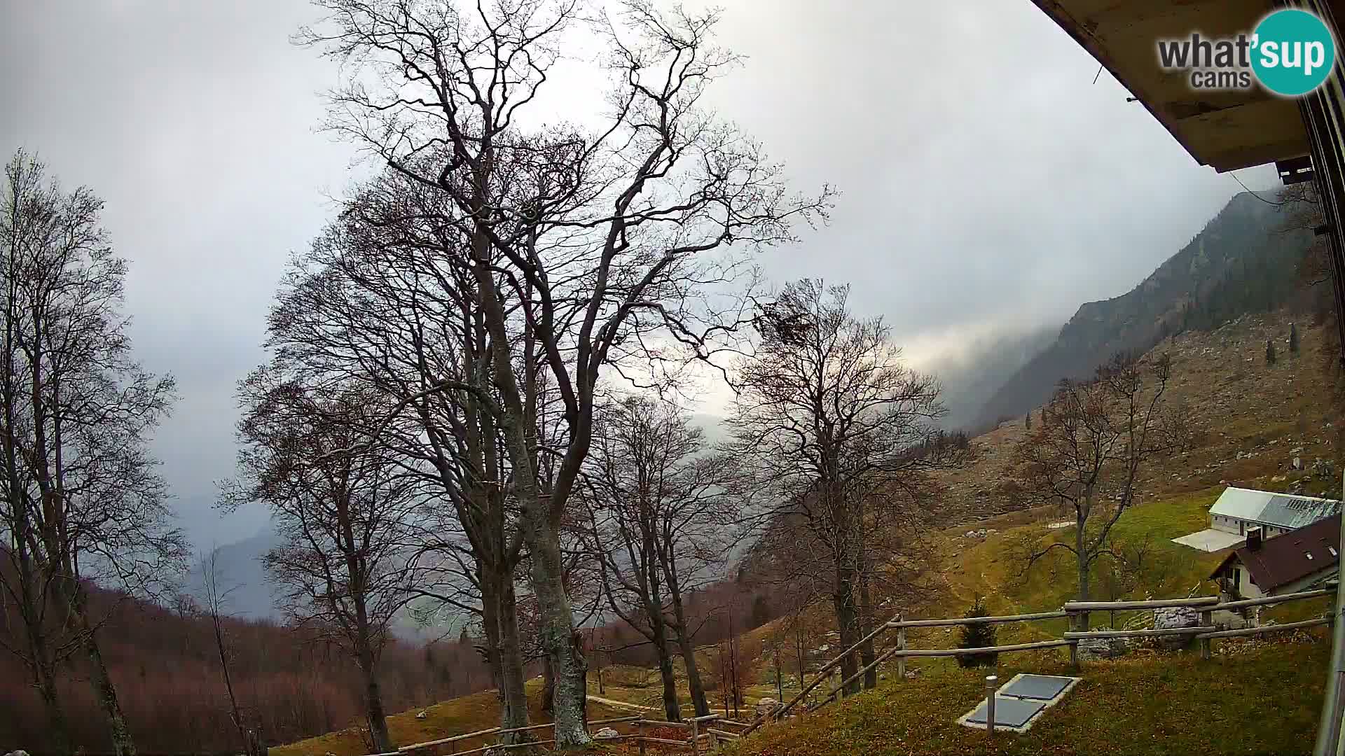 Refuge de la montagne Planina Razor caméra en direct (1315) | vue sur Tolminski Migovec
