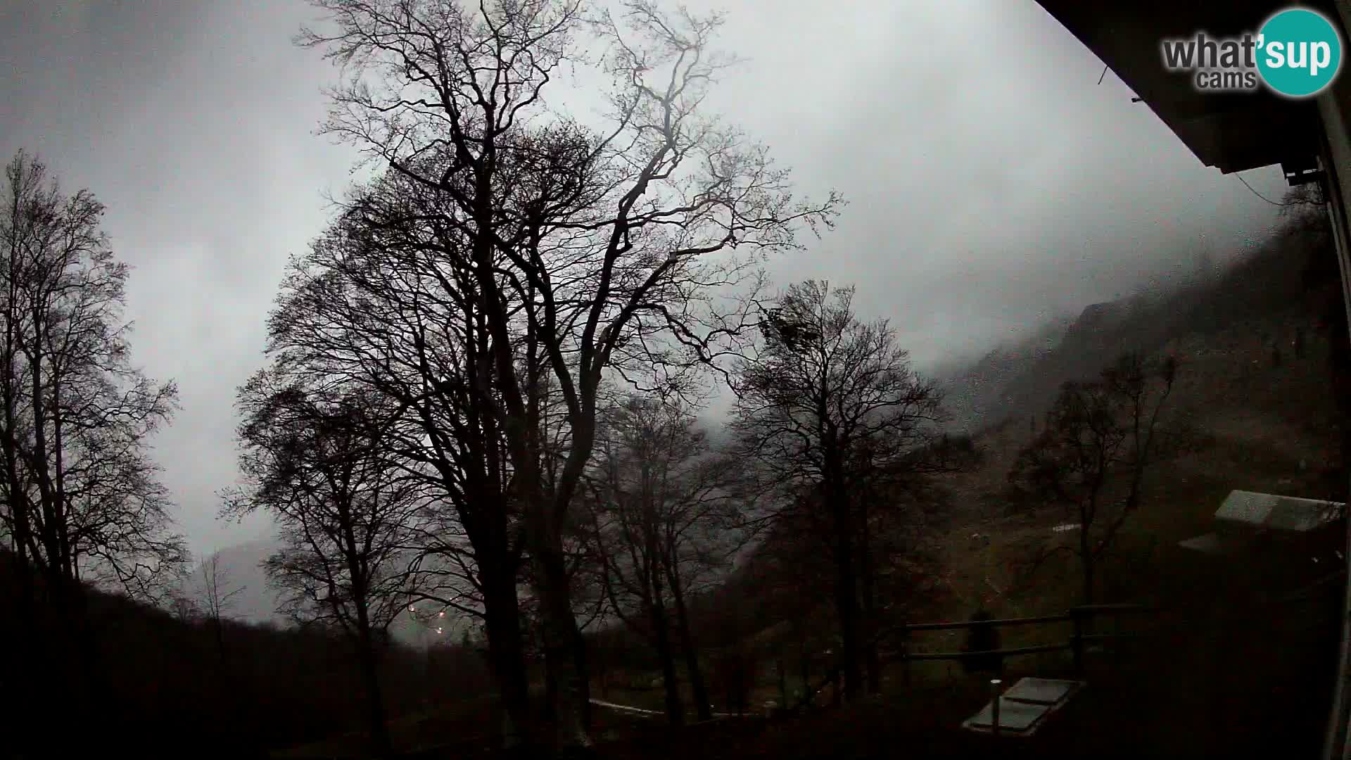 Baita di montagna Planina Razor webcam (1315) | vista su Tolminski Migovec