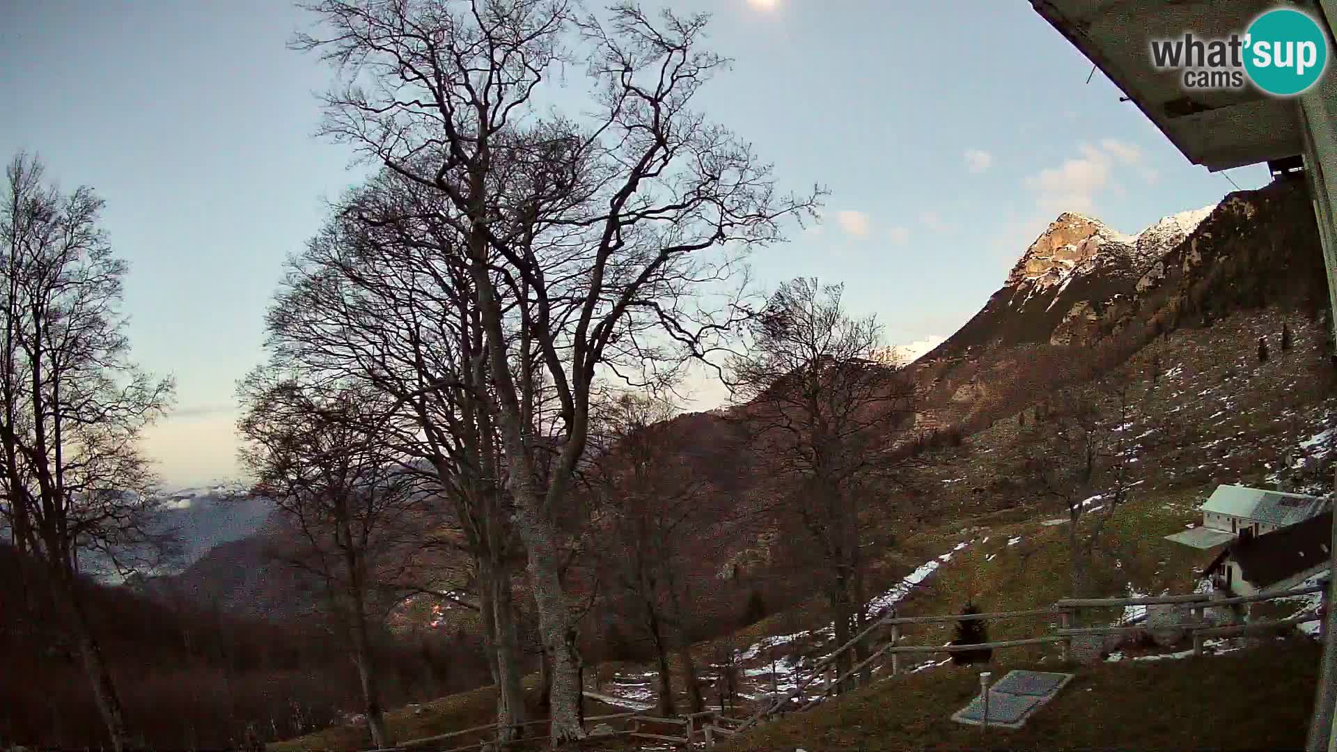 Refuge de la montagne Planina Razor caméra en direct (1315) | vue sur Tolminski Migovec