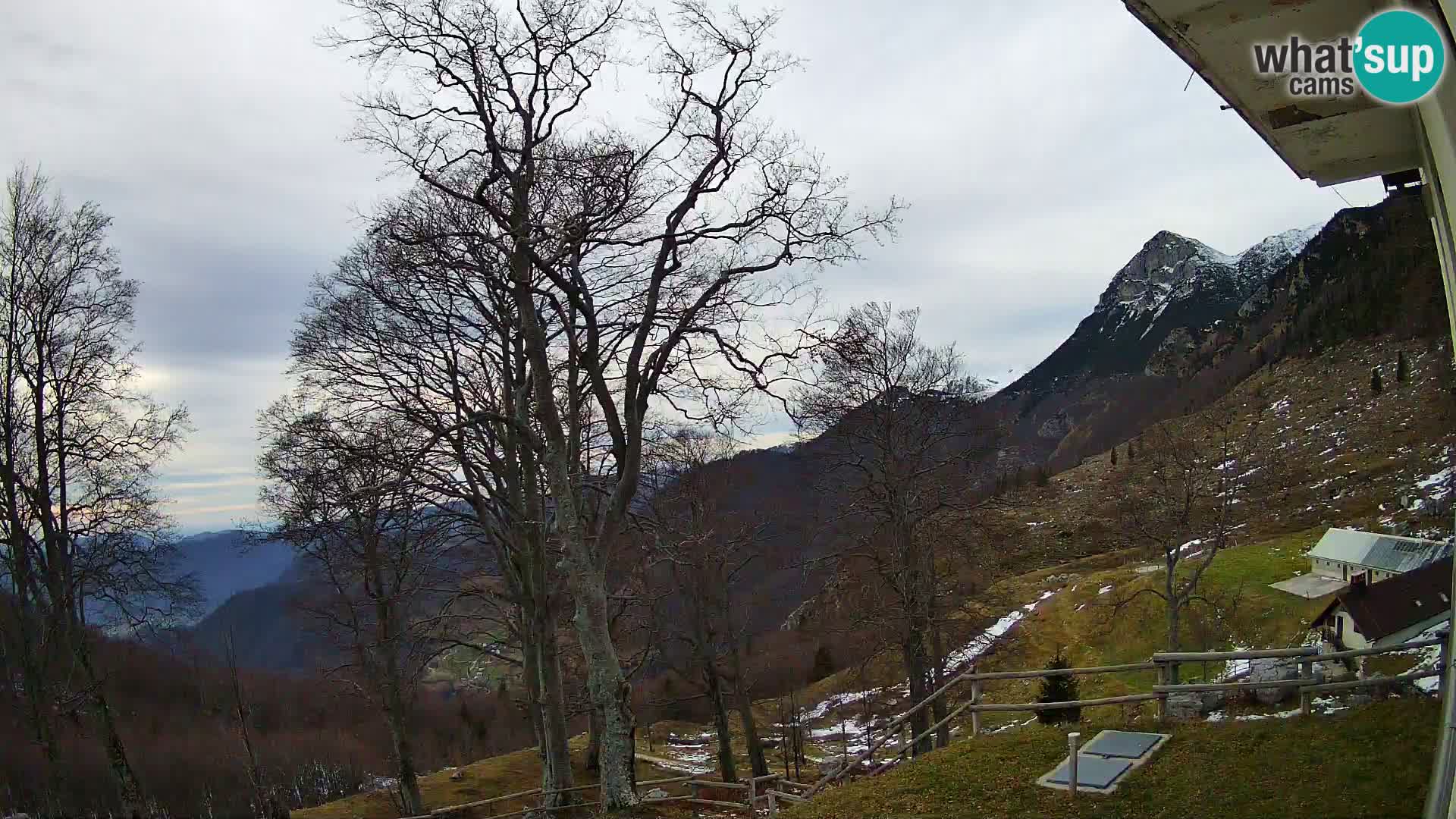 Planina Razor Mountain Hut live cam (1315) | view to Tolminski Migovec