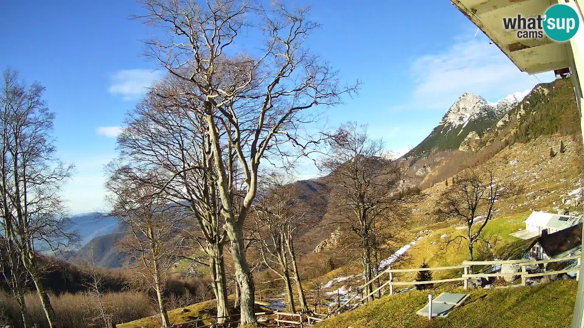Refuge de la montagne Planina Razor caméra en direct (1315) | vue sur Tolminski Migovec