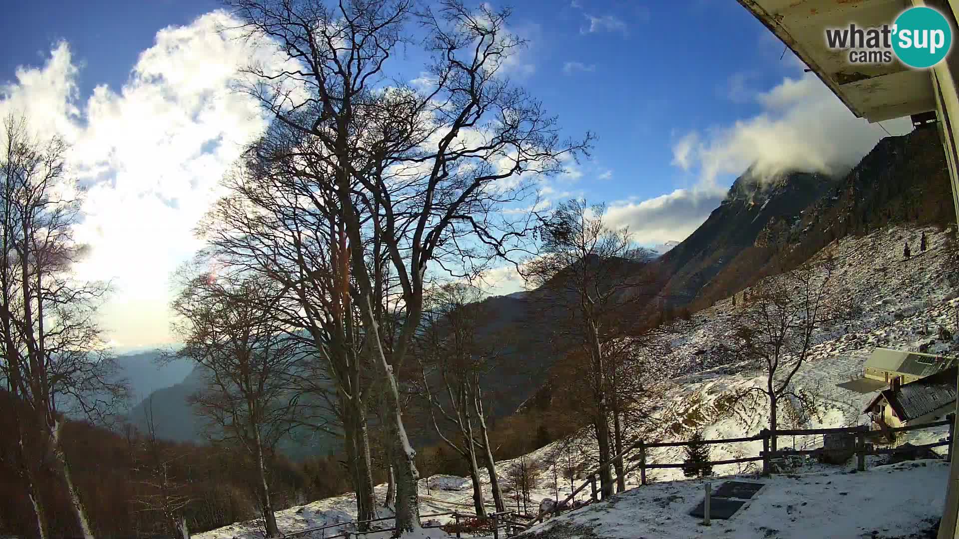 Planina Razor Bergütte Webcam (1315) | Blick auf Tolminski Migovec