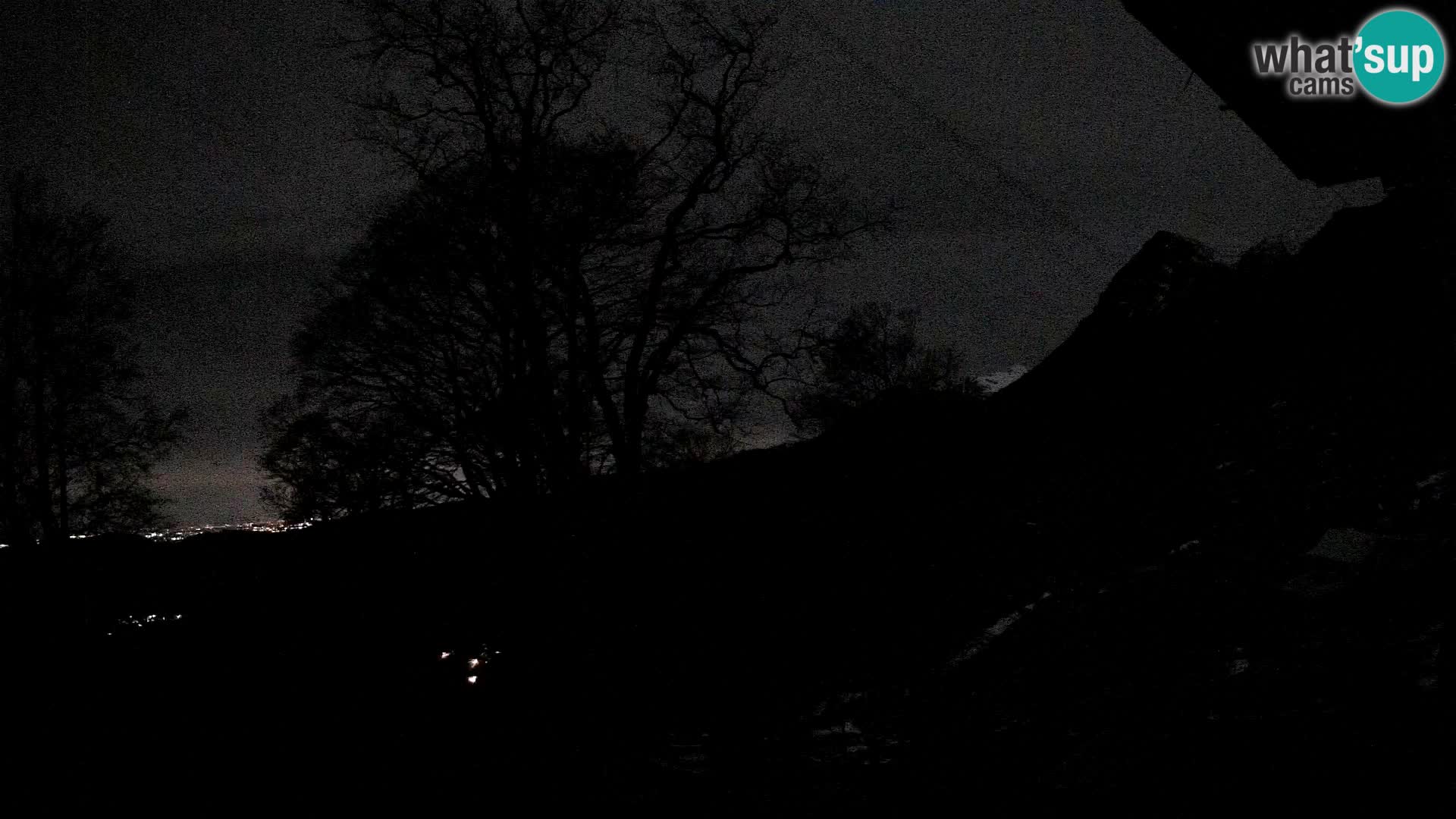 Planinarski dom na planini Razor (1315) | Pogled na Tolminski Migovec