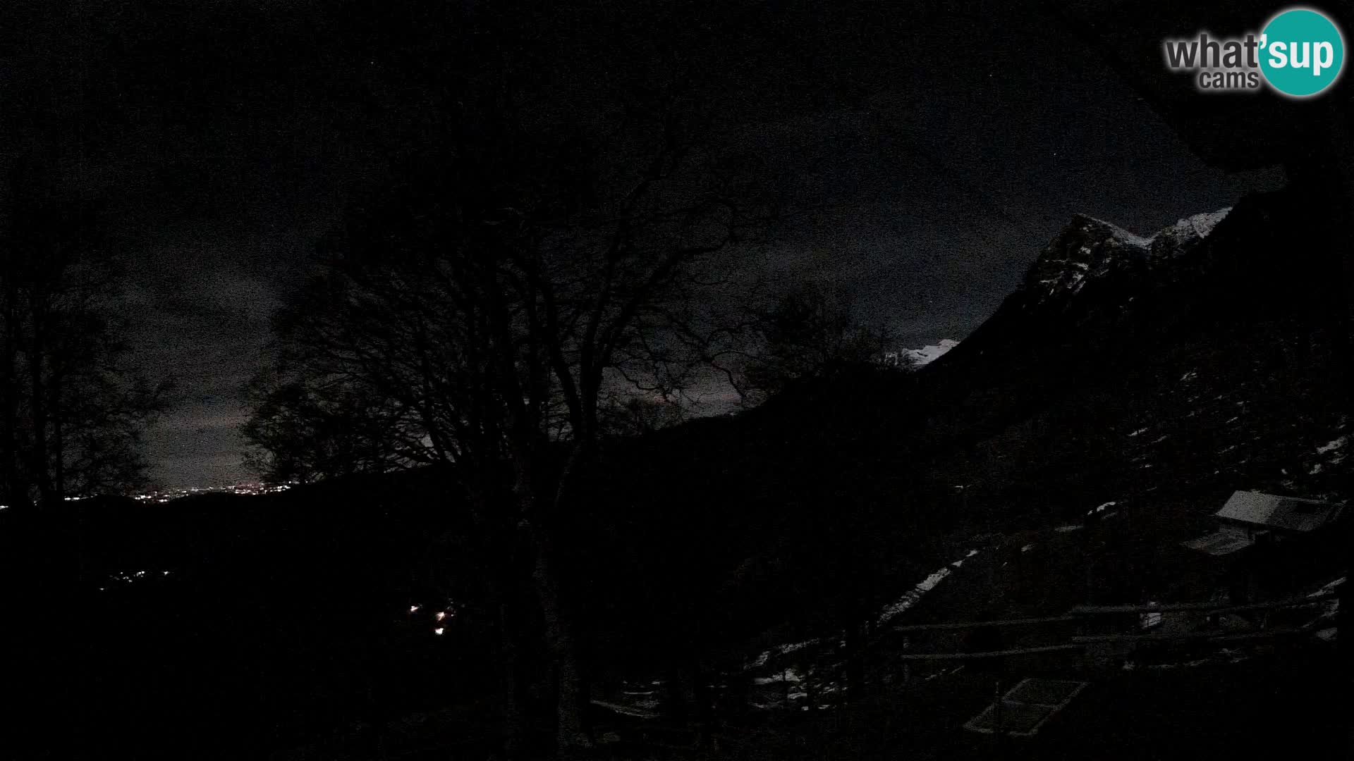 Planina Razor Bergütte Webcam (1315) | Blick auf Tolminski Migovec