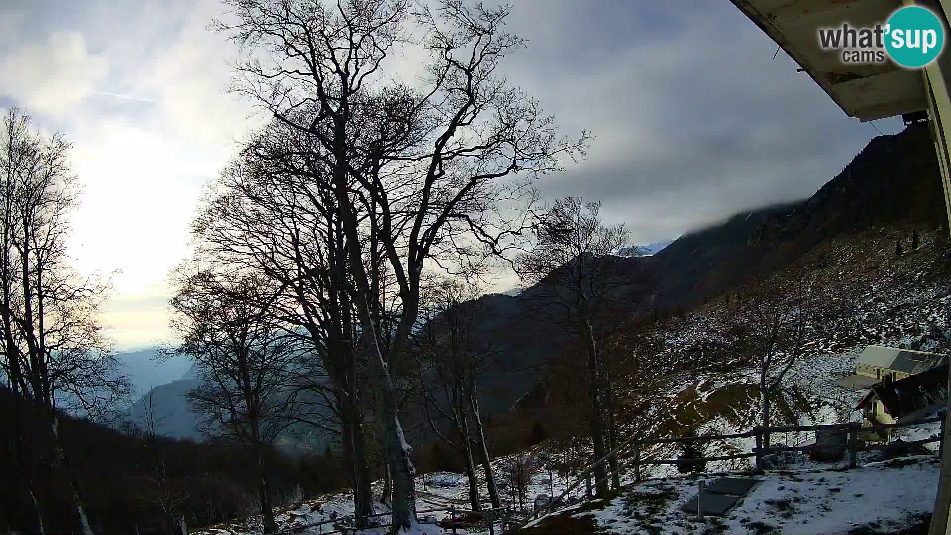 Refuge de la montagne Planina Razor caméra en direct (1315) | vue sur Tolminski Migovec
