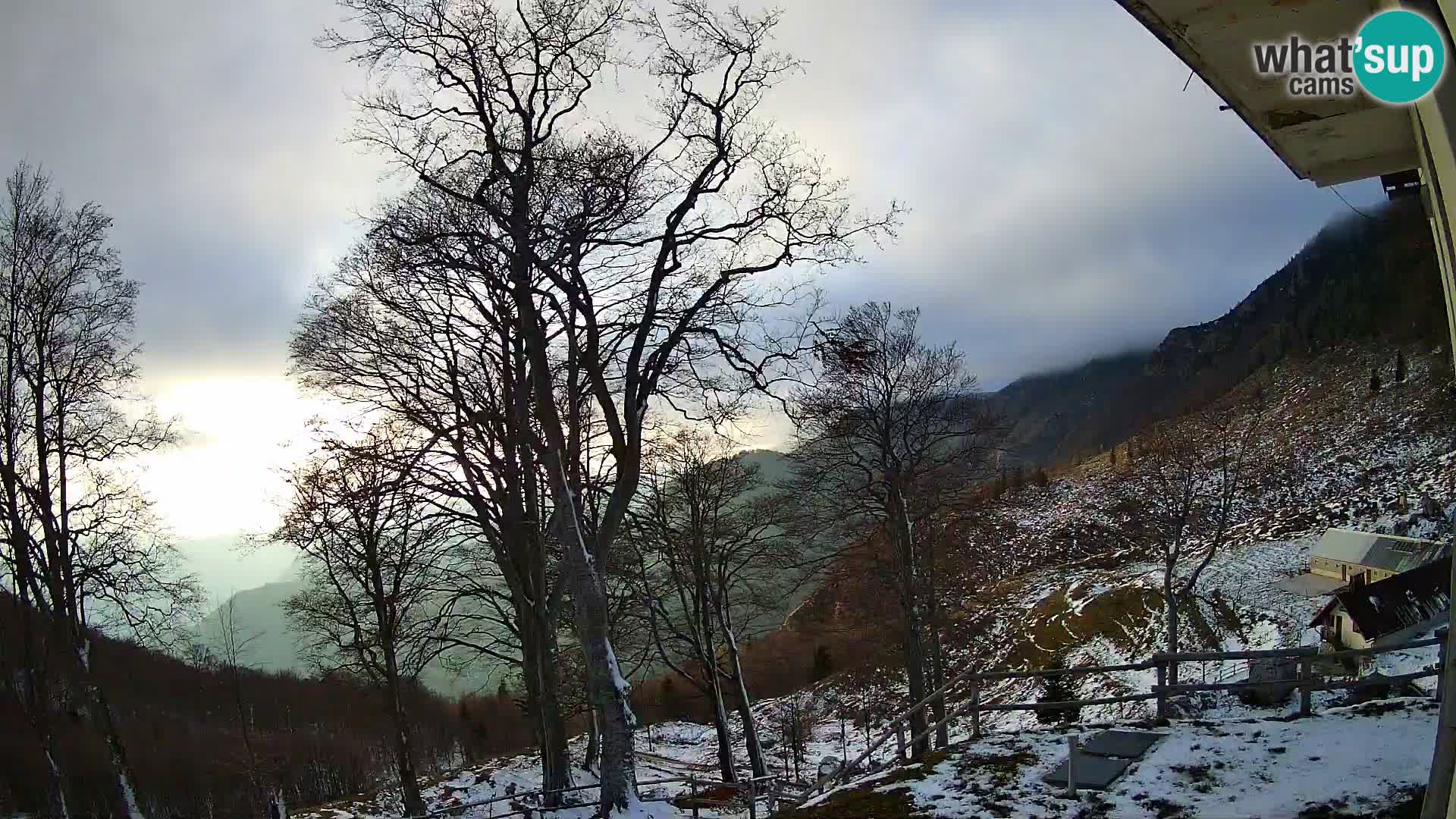 Planina Razor Mountain Hut live cam (1315) | view to Tolminski Migovec