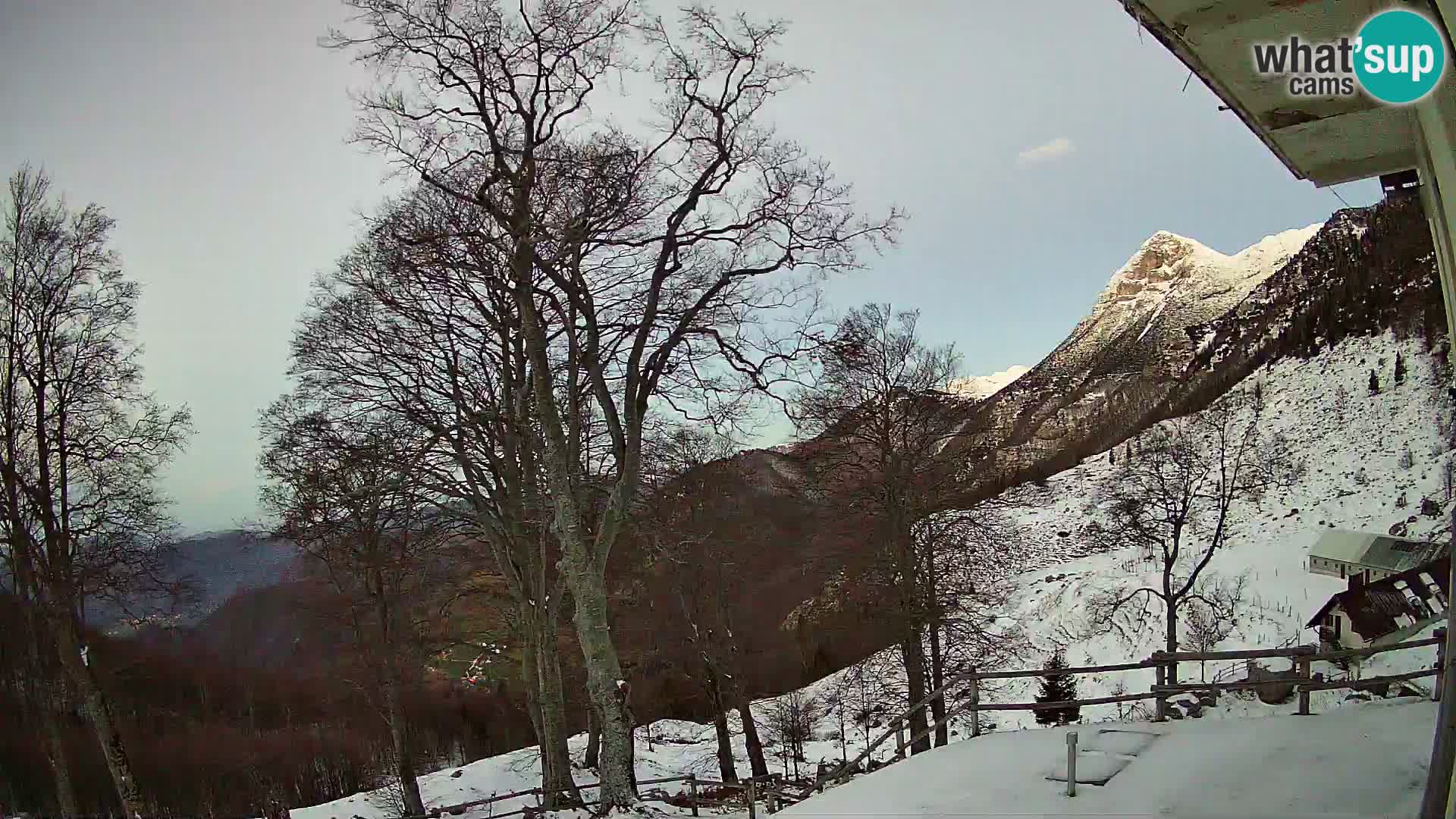 Planinarski dom na planini Razor (1315) | Pogled na Tolminski Migovec